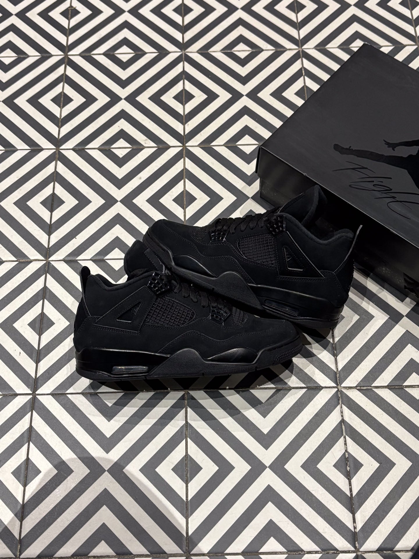 Jordan 4 Black Cat (Taille 42,5)