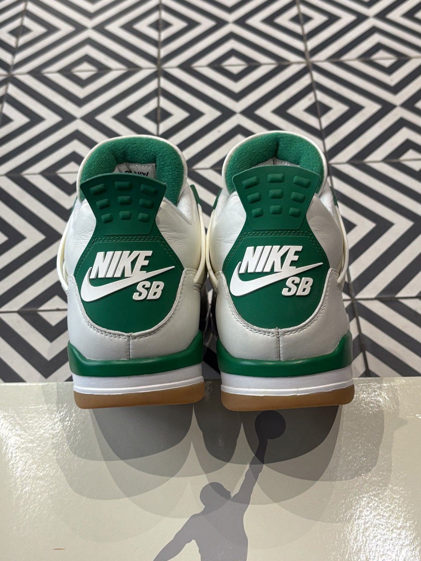 Jordan 4 SB pine Green (Taille 45)