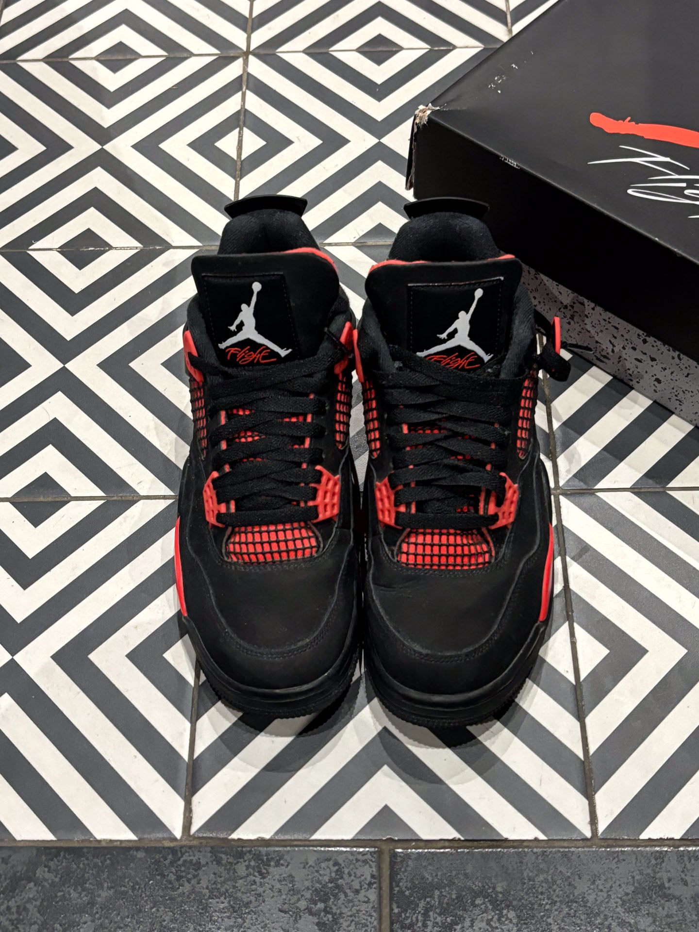 Jordan 4 Red Thunder (Taille 40,5)