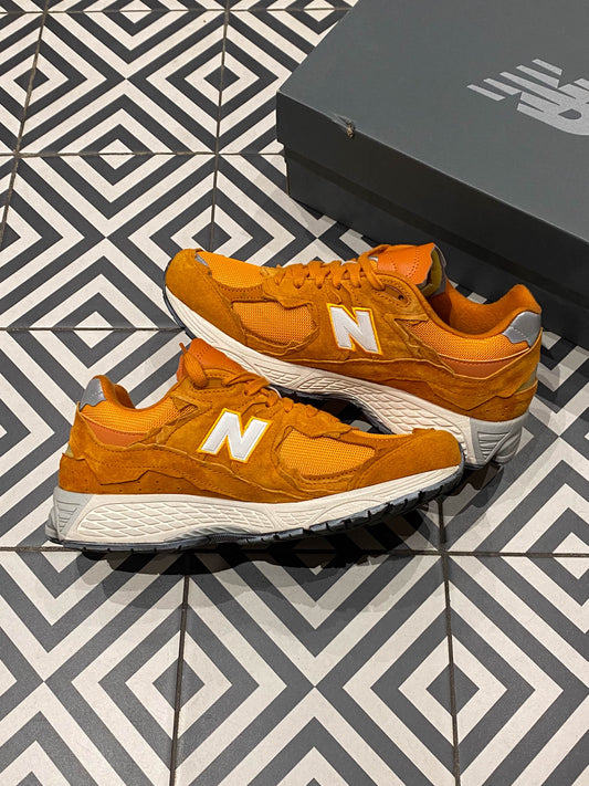 New Balance 2002R Protection Pack Orange (Taille 45)