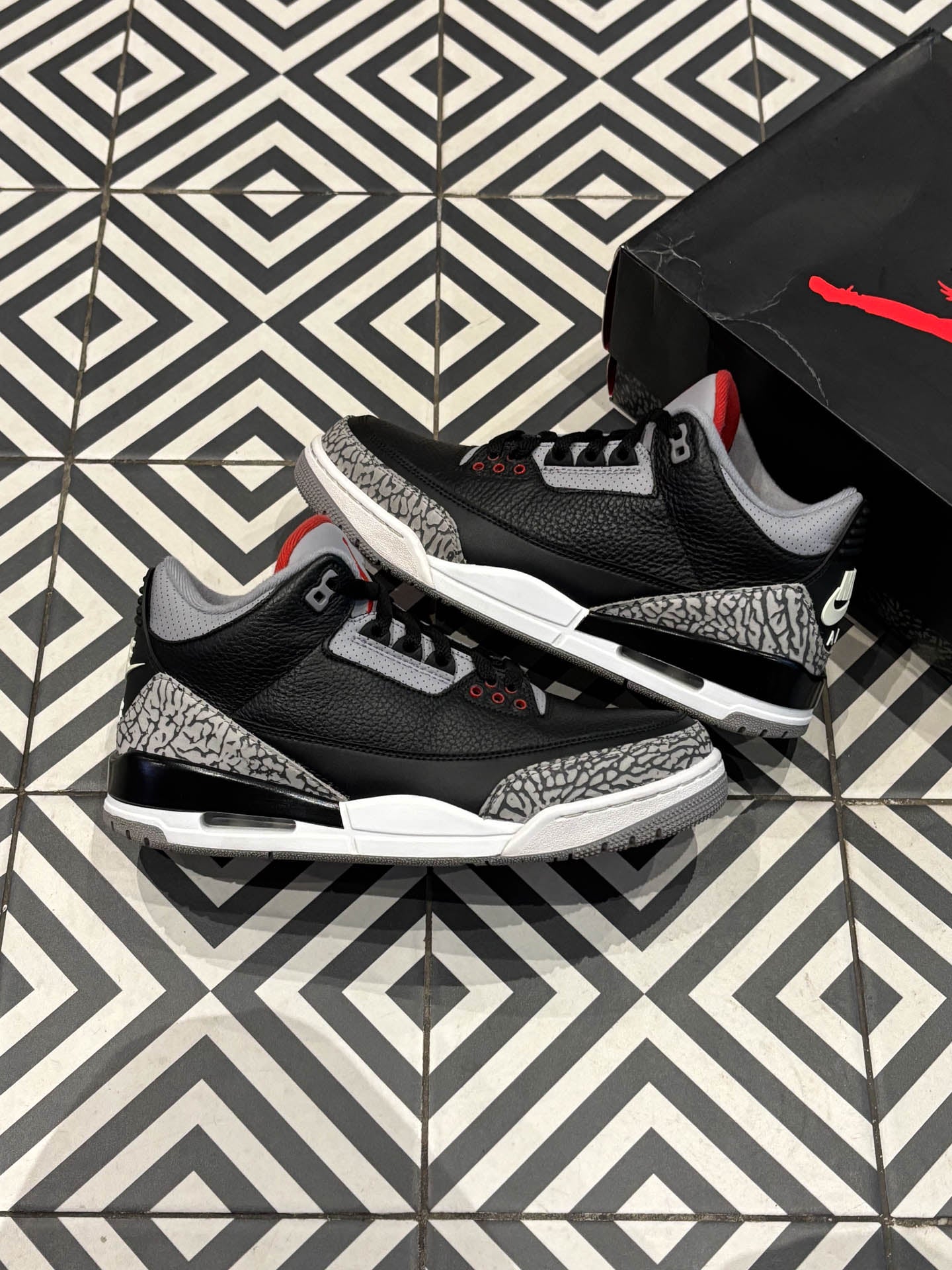 Jordan 3 black cement (Taille 42)