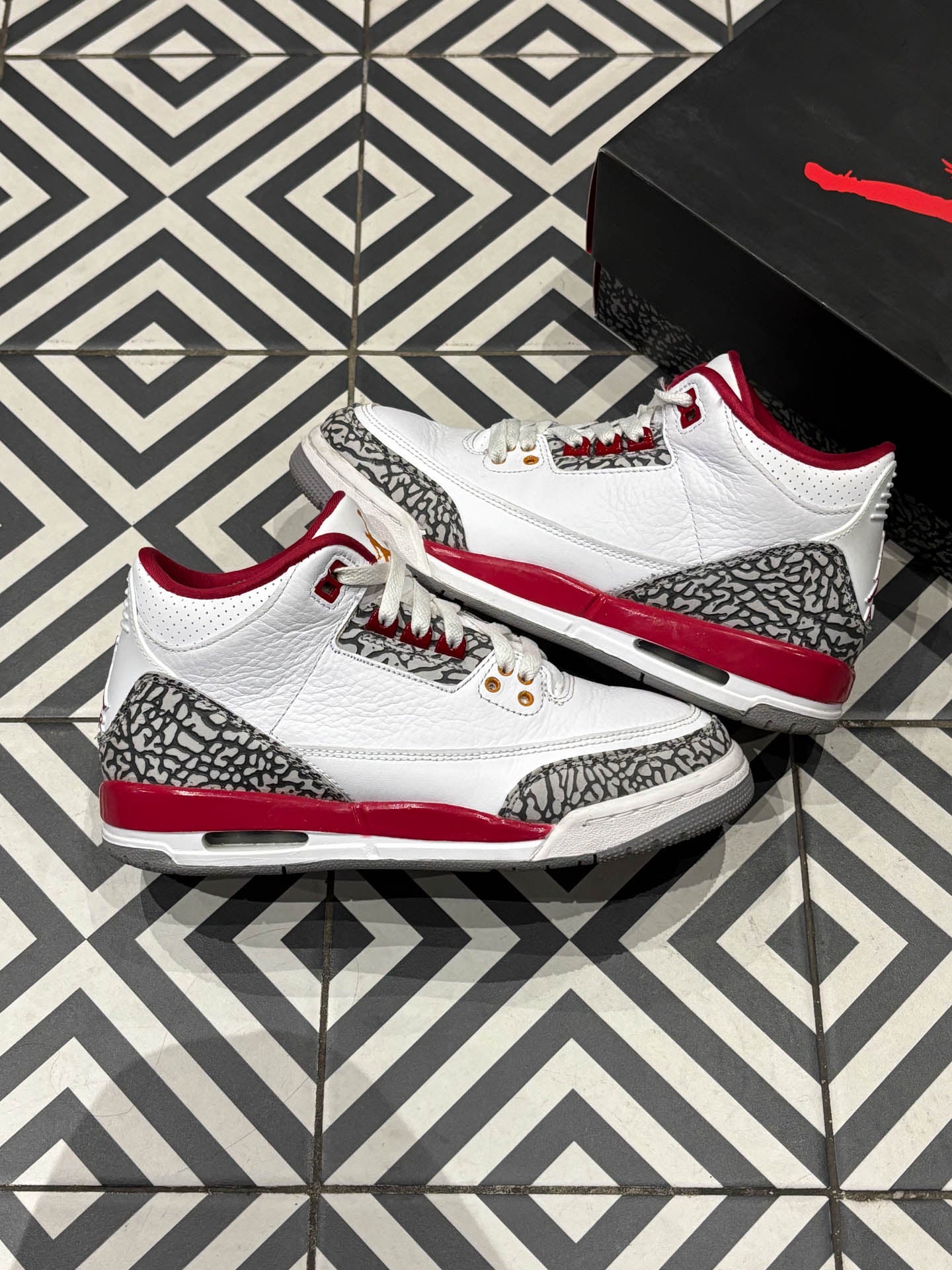 Jordan 3 Cardinal Red (Taille 38,5)