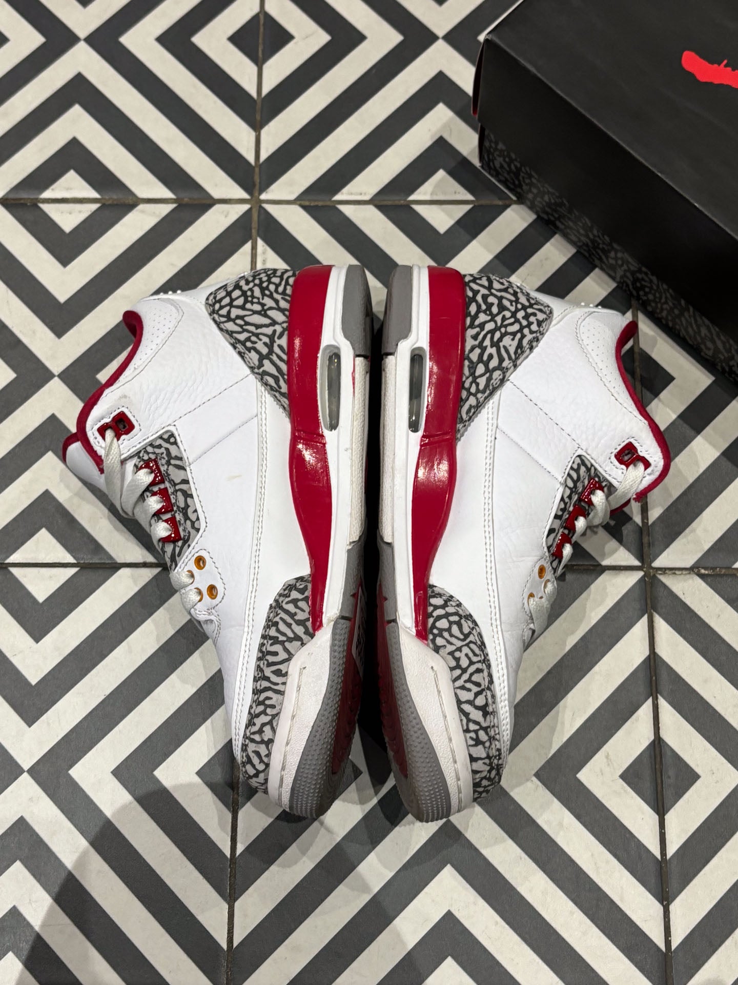 Jordan 3 Cardinal Red (Taille 38,5)