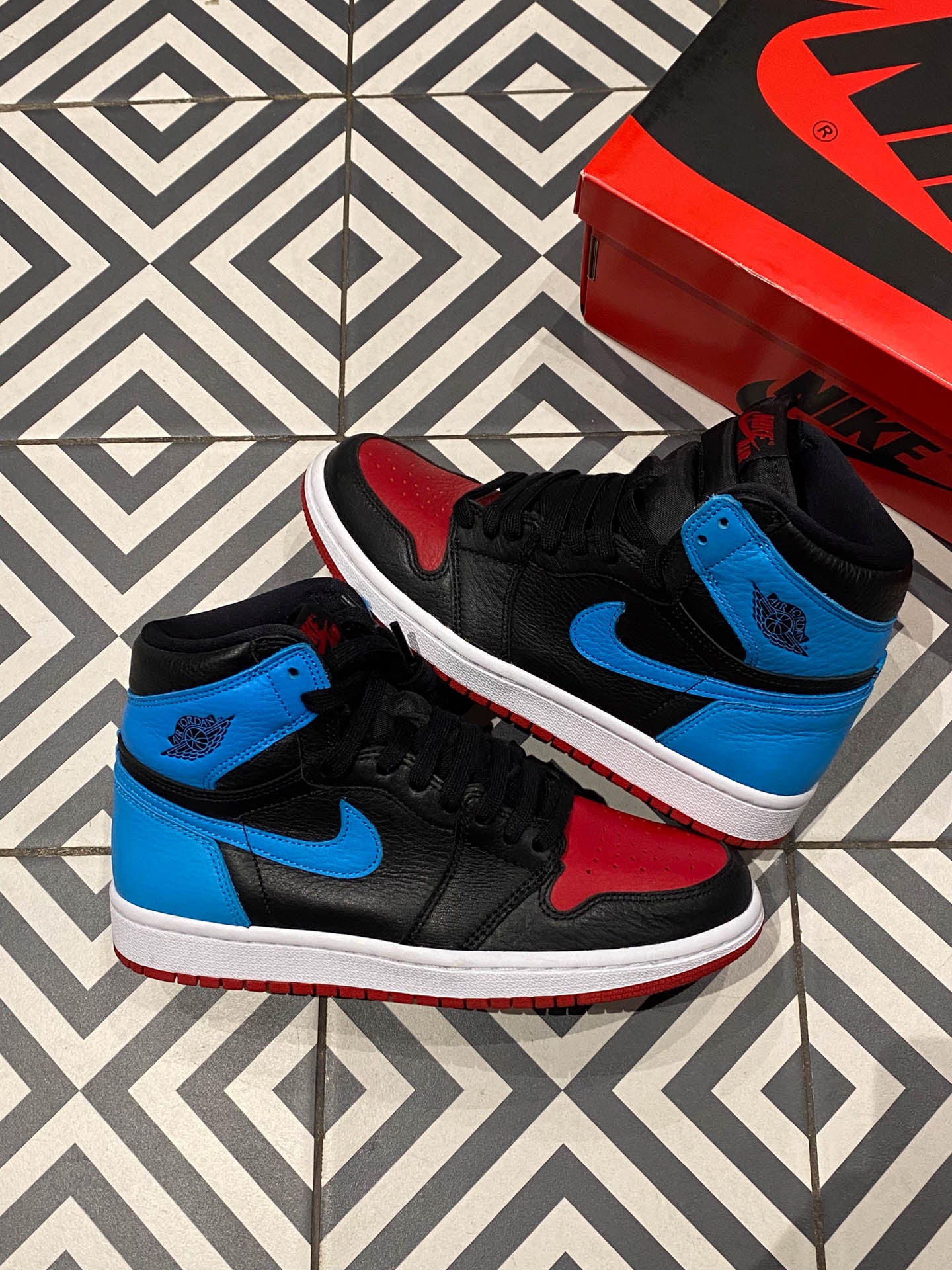 Jordan 1 High Unc to chicago (Taille 38)