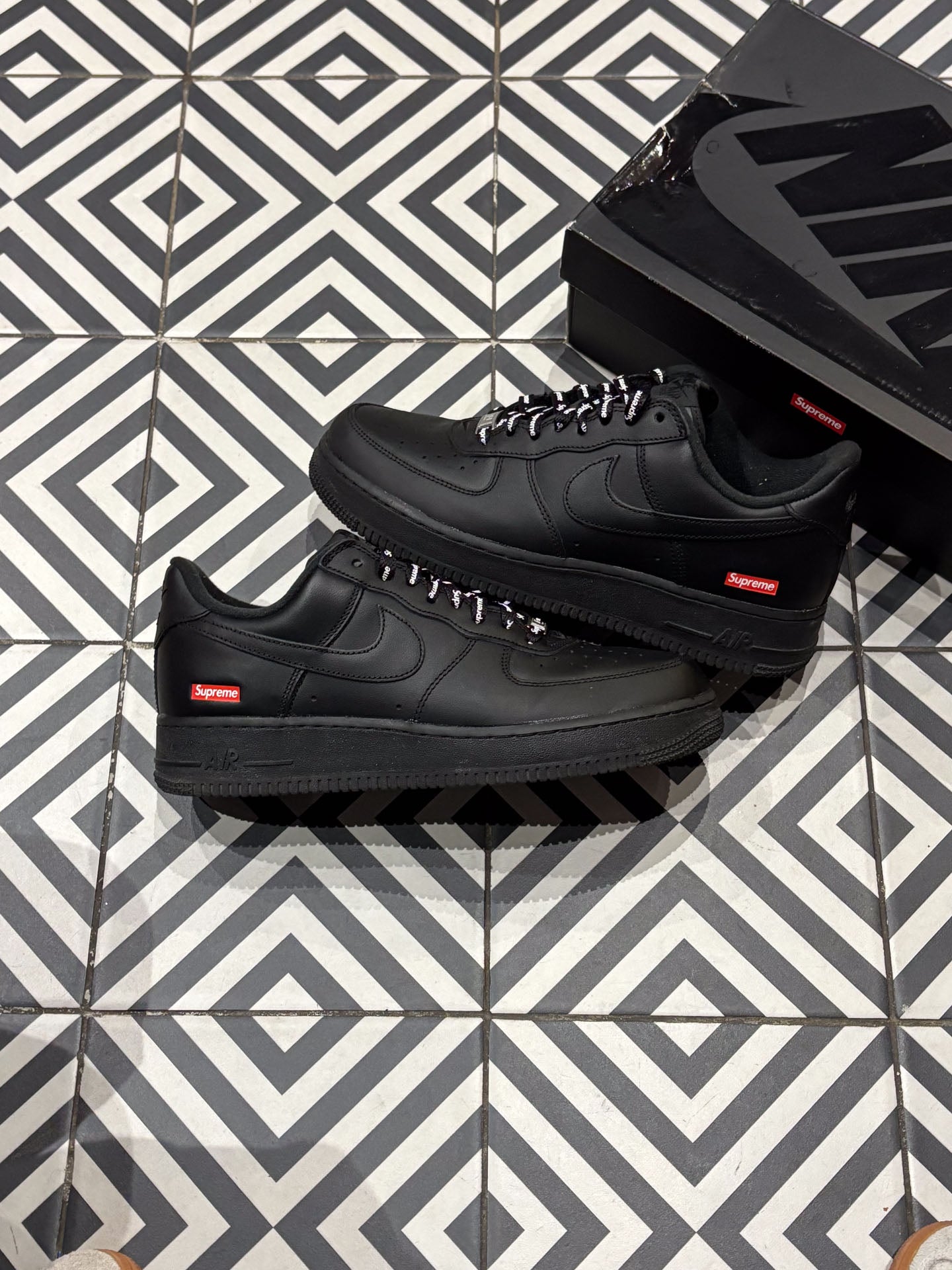 Air Force 1 Supreme Black (Taille 42)