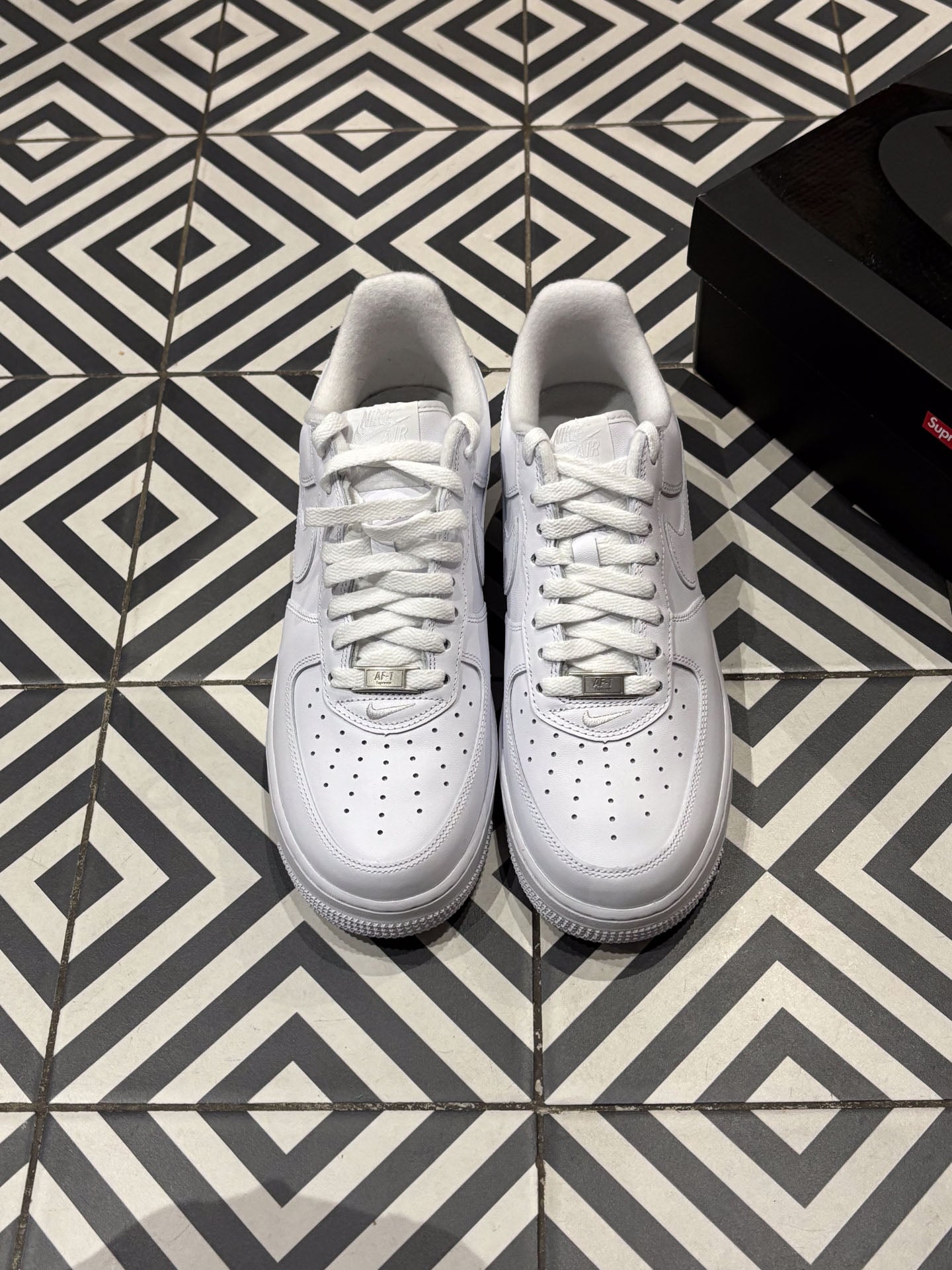 Air Force 1 Supreme White (Taille 42,5)