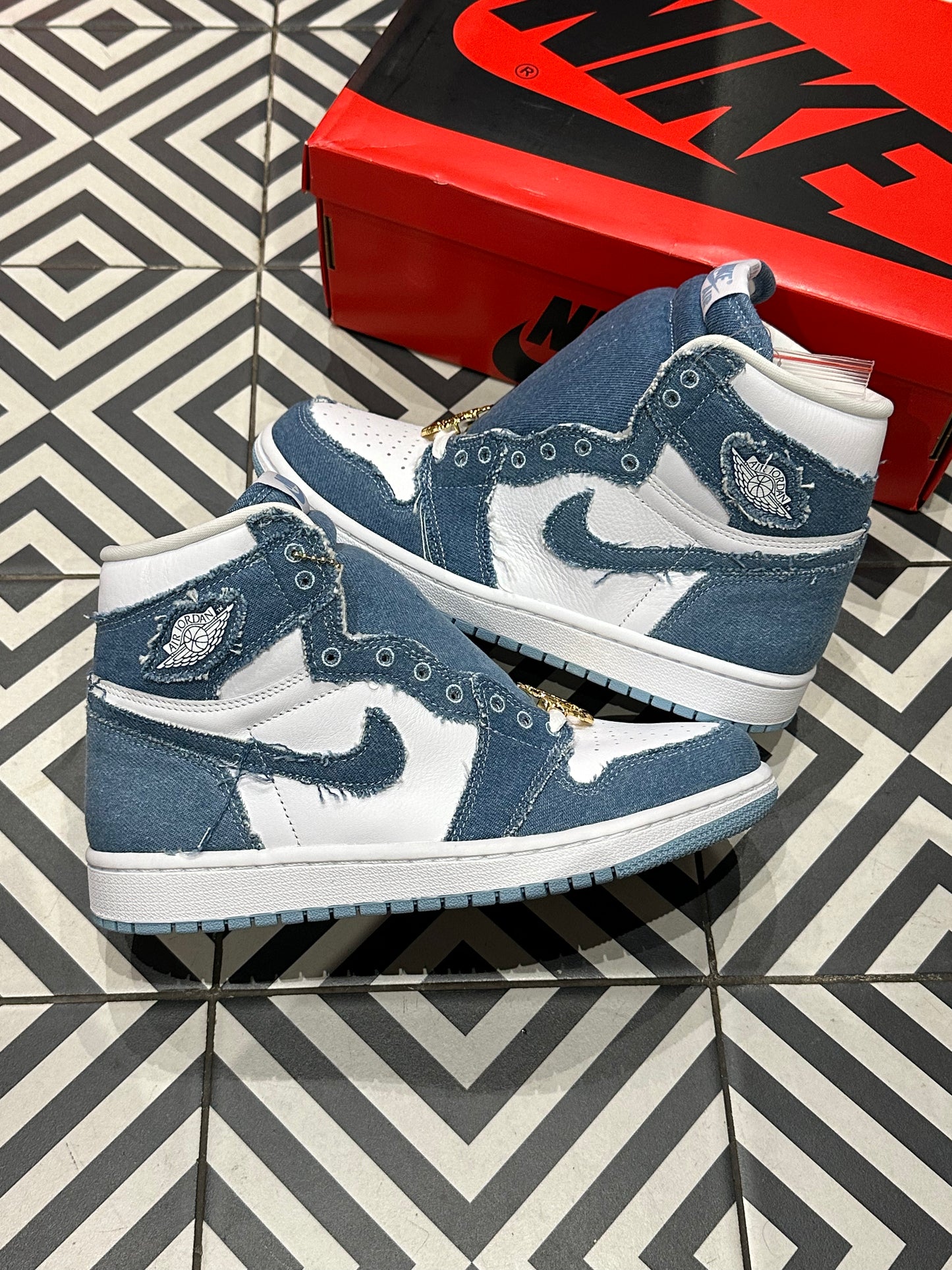 Jordan 1 High Denim (Taille 40)