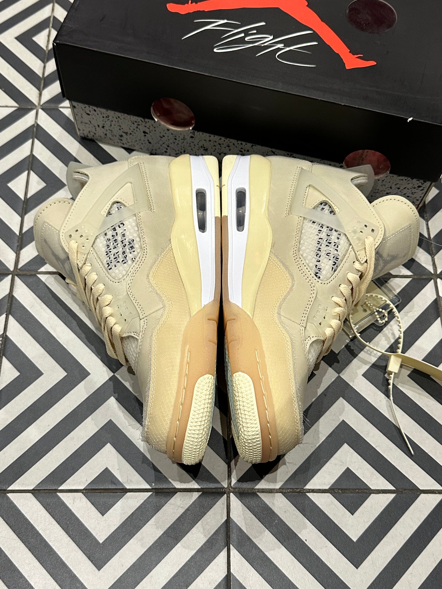 Jordan 4 Off-White Sail (Taille 43)