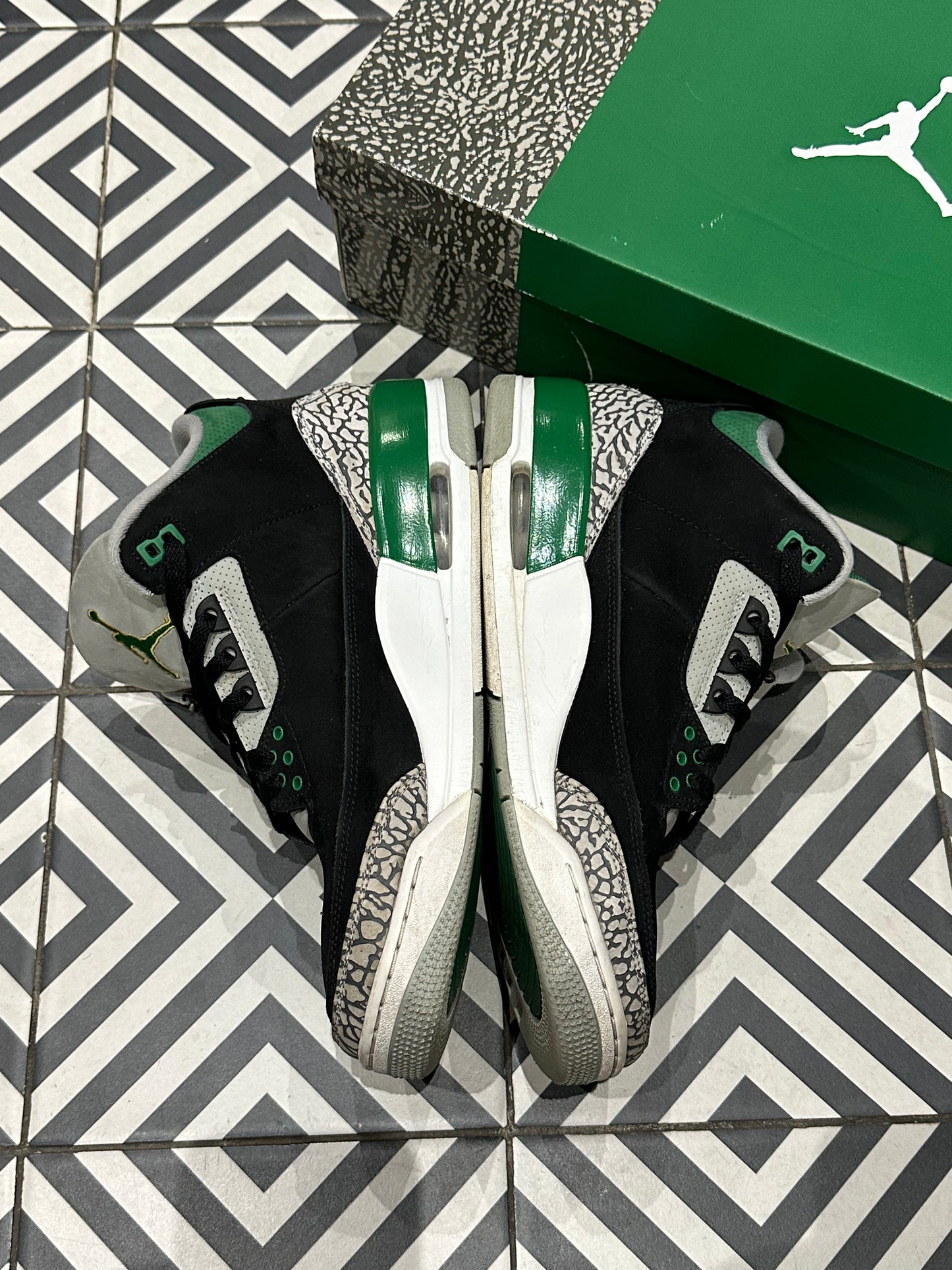 Jordan 3 Pine Green (Taille 46)