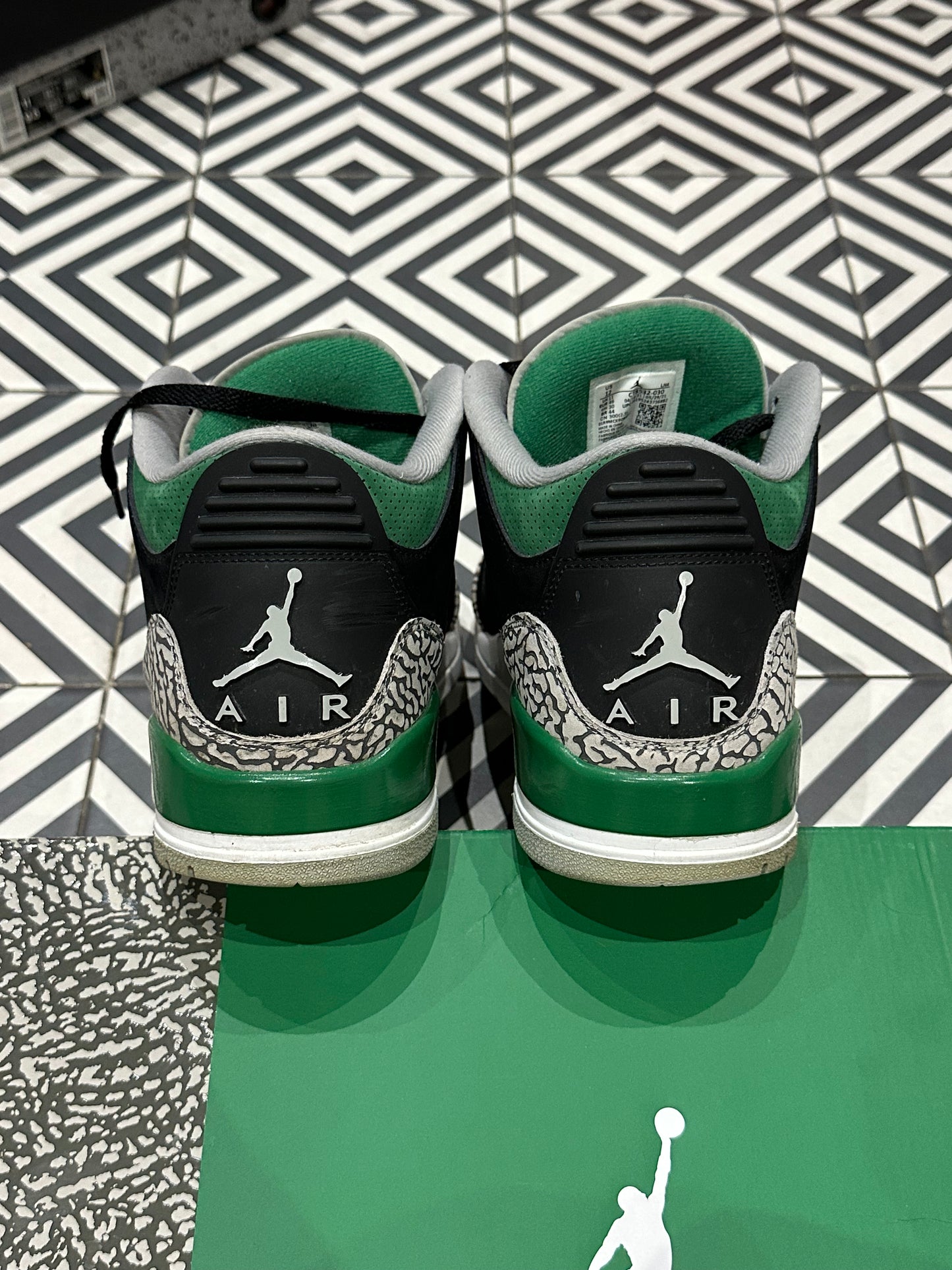 Jordan 3 Pine Green (Taille 46)