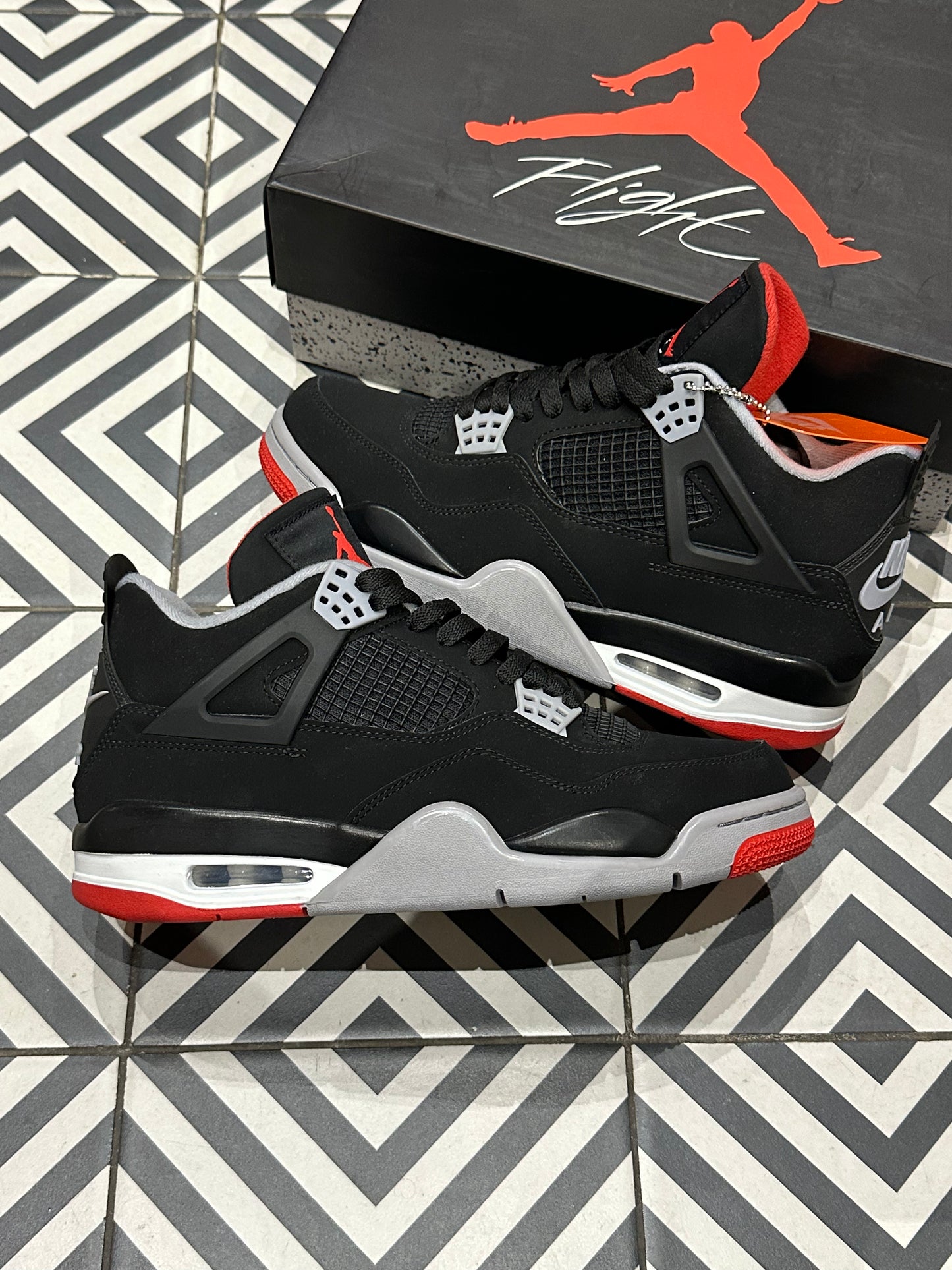 Jordan 4 Bred 2019 (Taille 42,5)