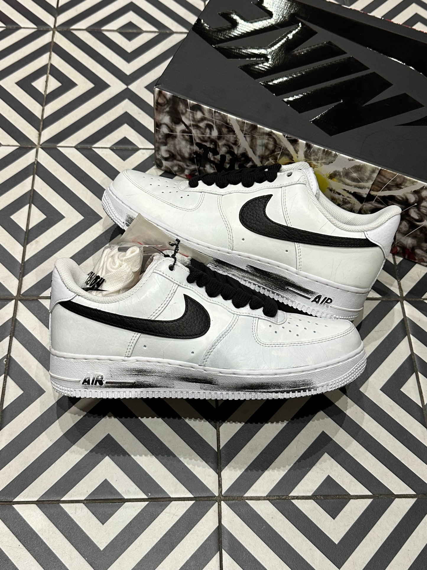 Air Force 1 Paranoise (Taille 42)