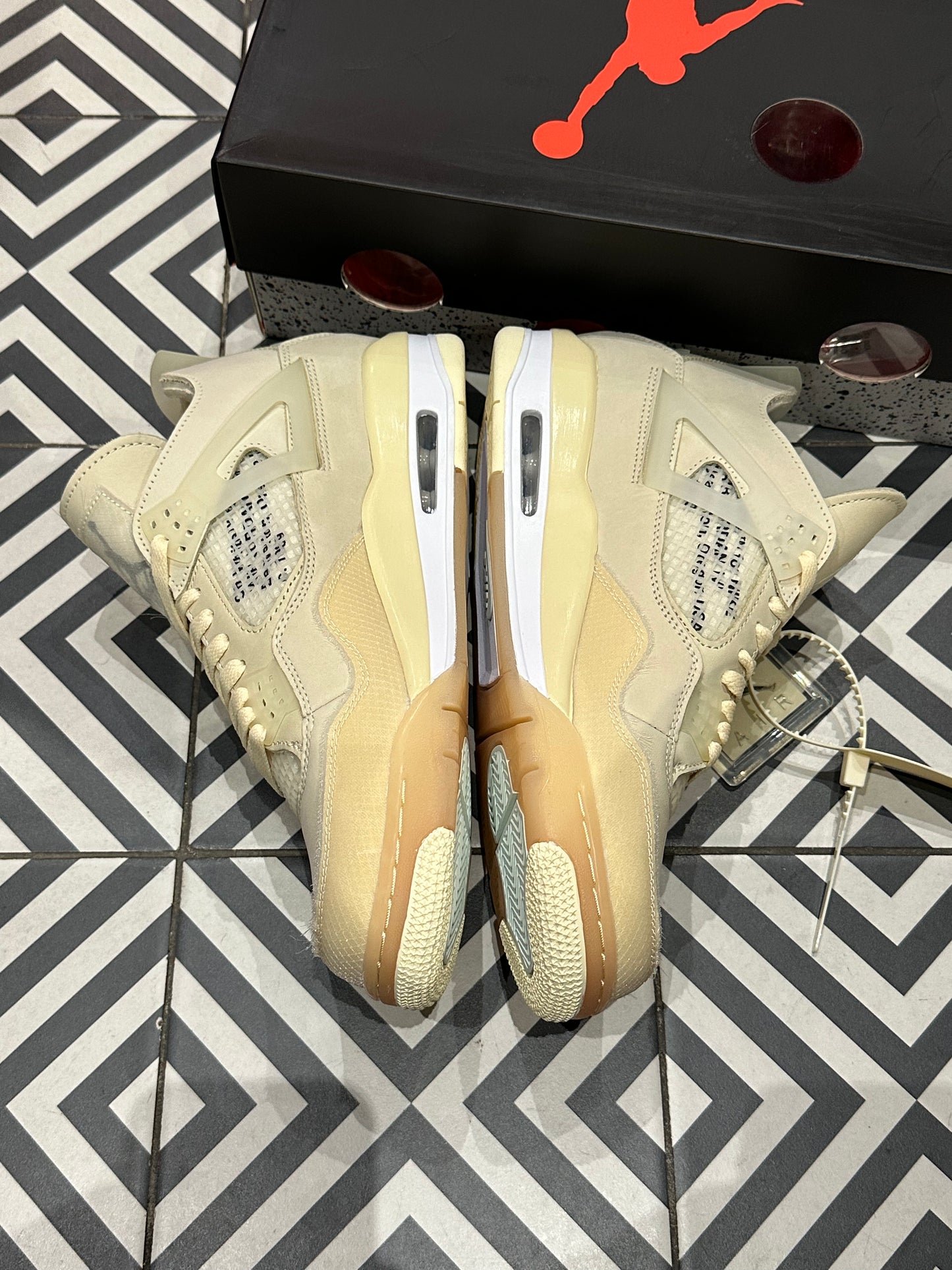 Jordan 4 Off-White Sail (Taille 44,5)