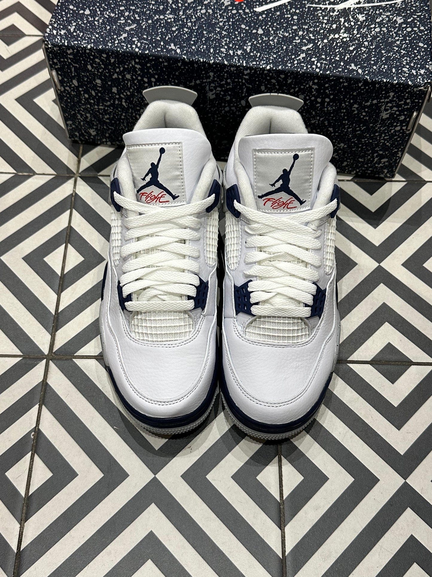 Jordan 4 Midnight Navy (Taille 40,5)