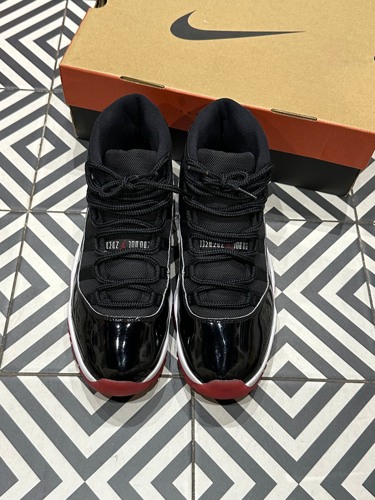 Jordan 11 Bred (Taille 44)