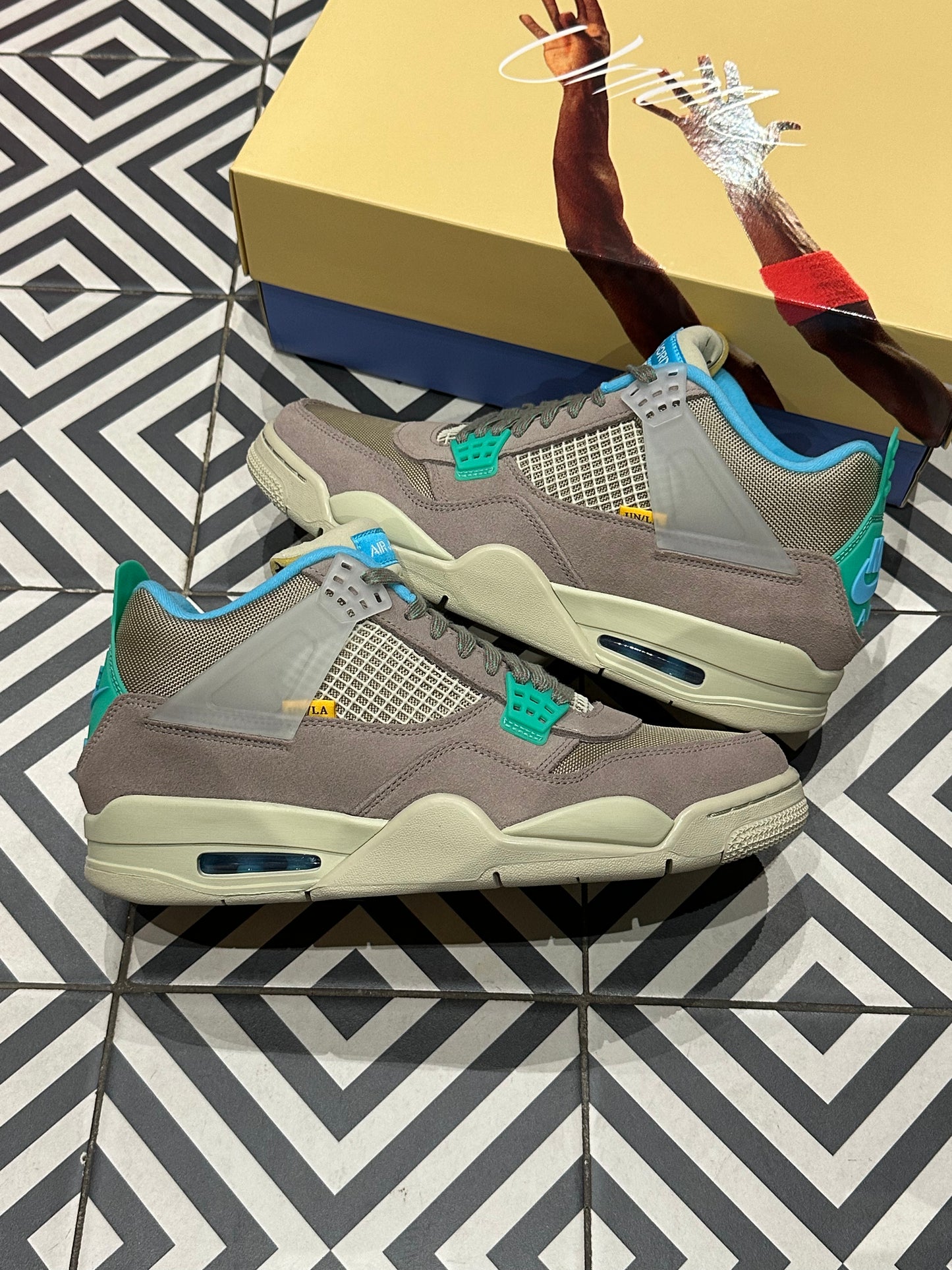 Jordan 4 Union Taupe Haze (Taille 44,5)