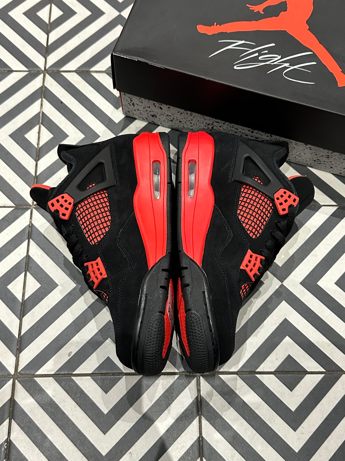 Jordan 4 Red Thunder (Taille 41)