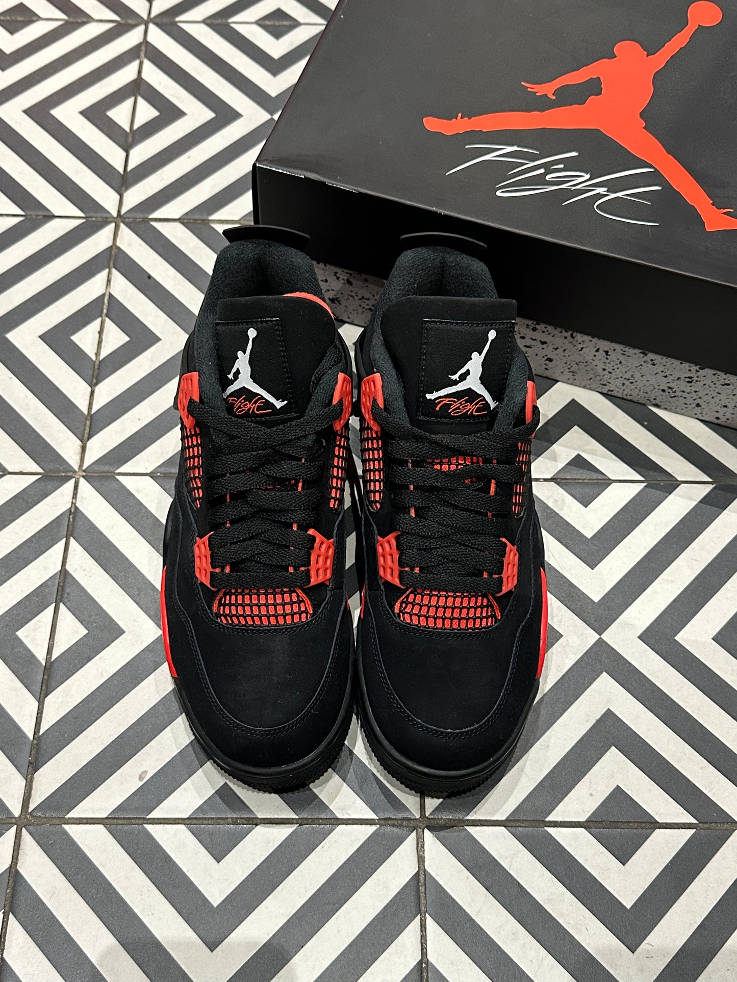 Jordan 4 Red Thunder (Taille 41)