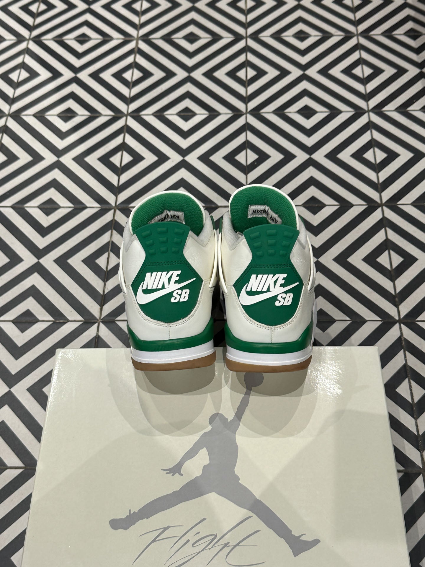 Jordan 4 SB Pine Green (Taille 45)