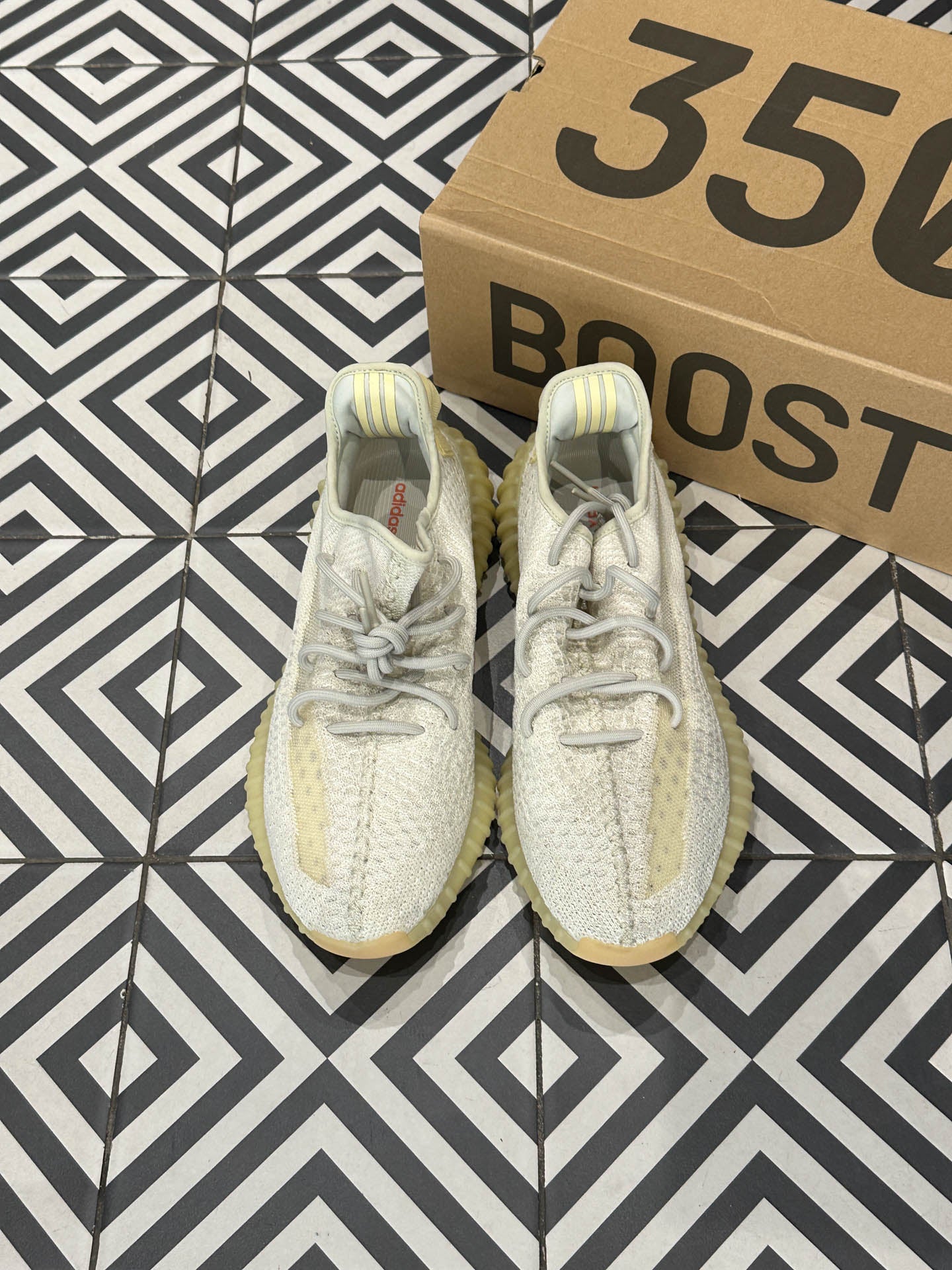 Yeezy 350 V2 White (Taille 46 2/3)