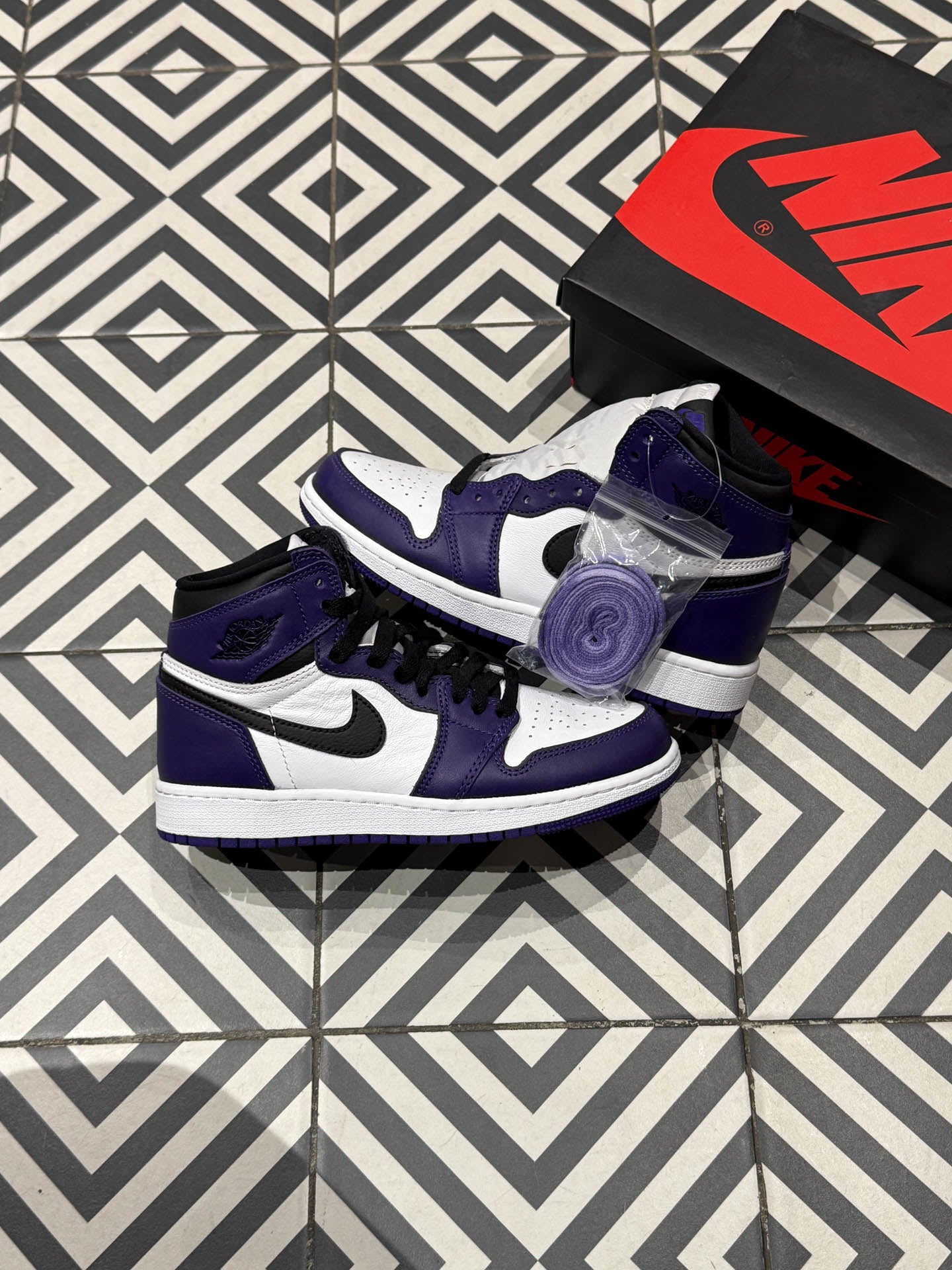 Jordan 1 Court Purple (Taille 36,5)