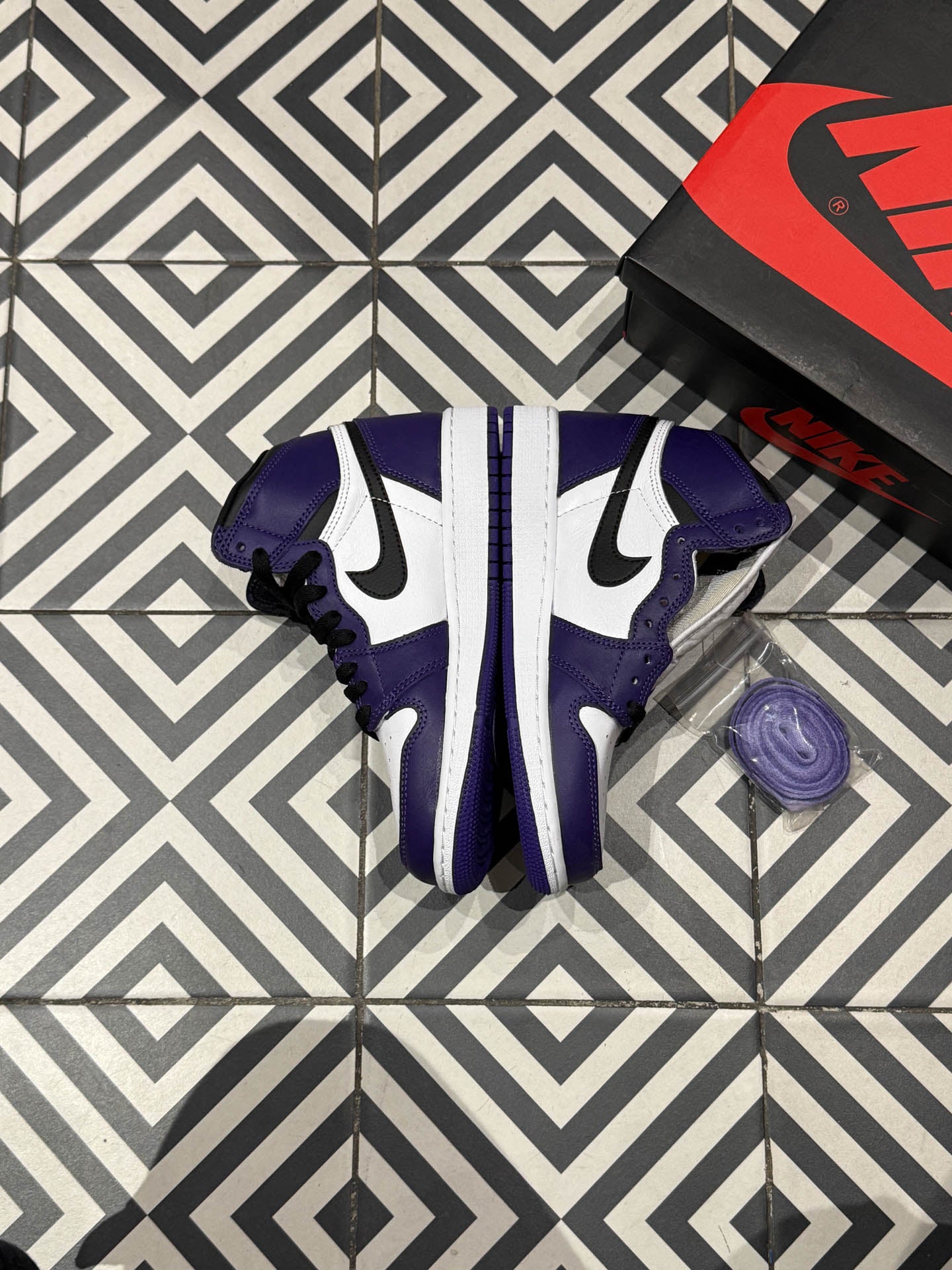 Jordan 1 Court Purple (Taille 36,5)