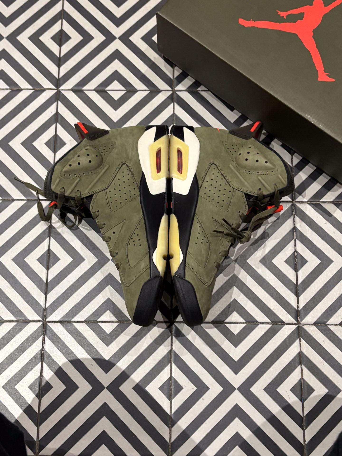 Jordan 6 Travis Scott Olive (Taille 47,5)