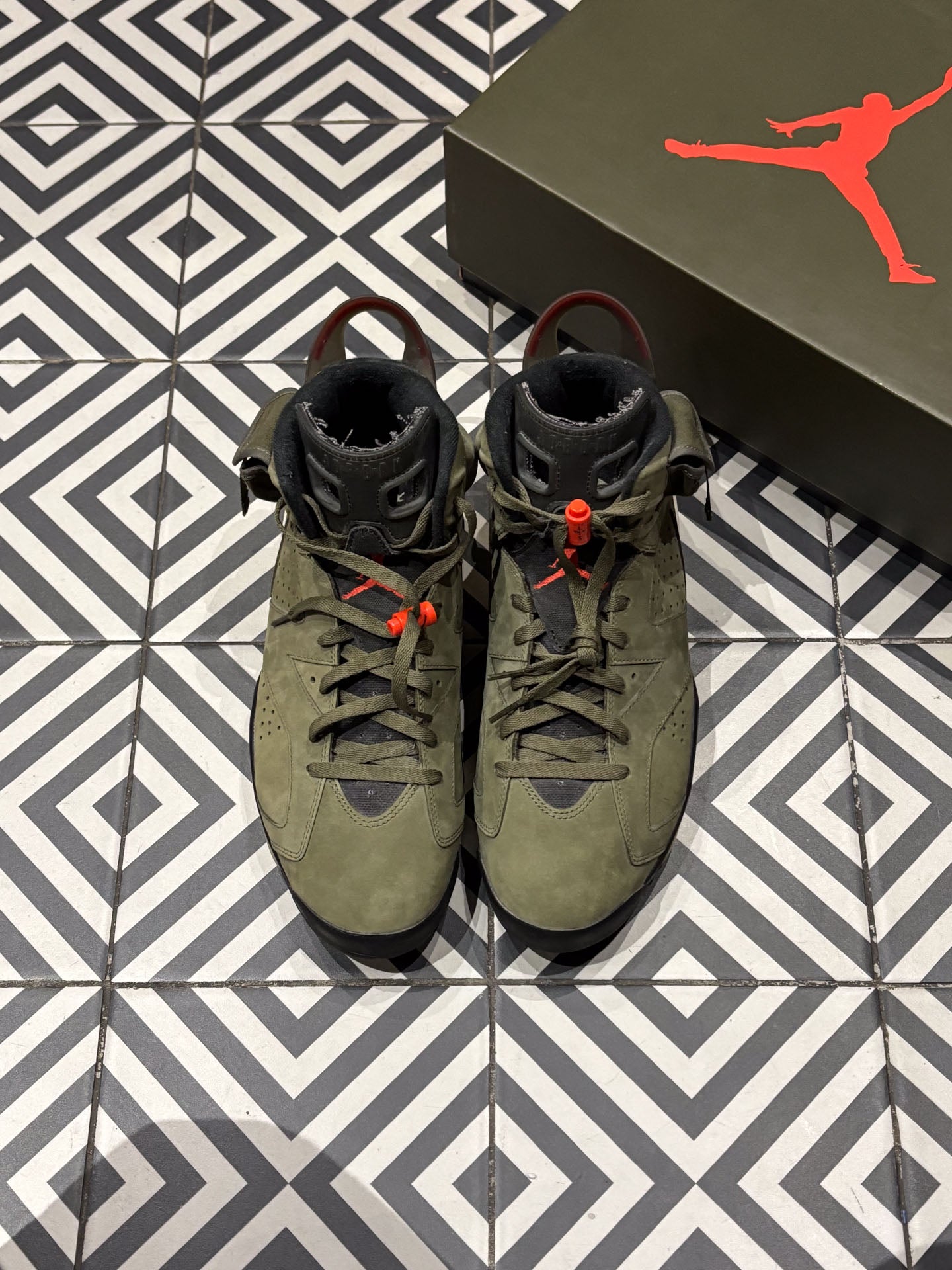 Jordan 6 Travis Scott Olive (Taille 47,5)