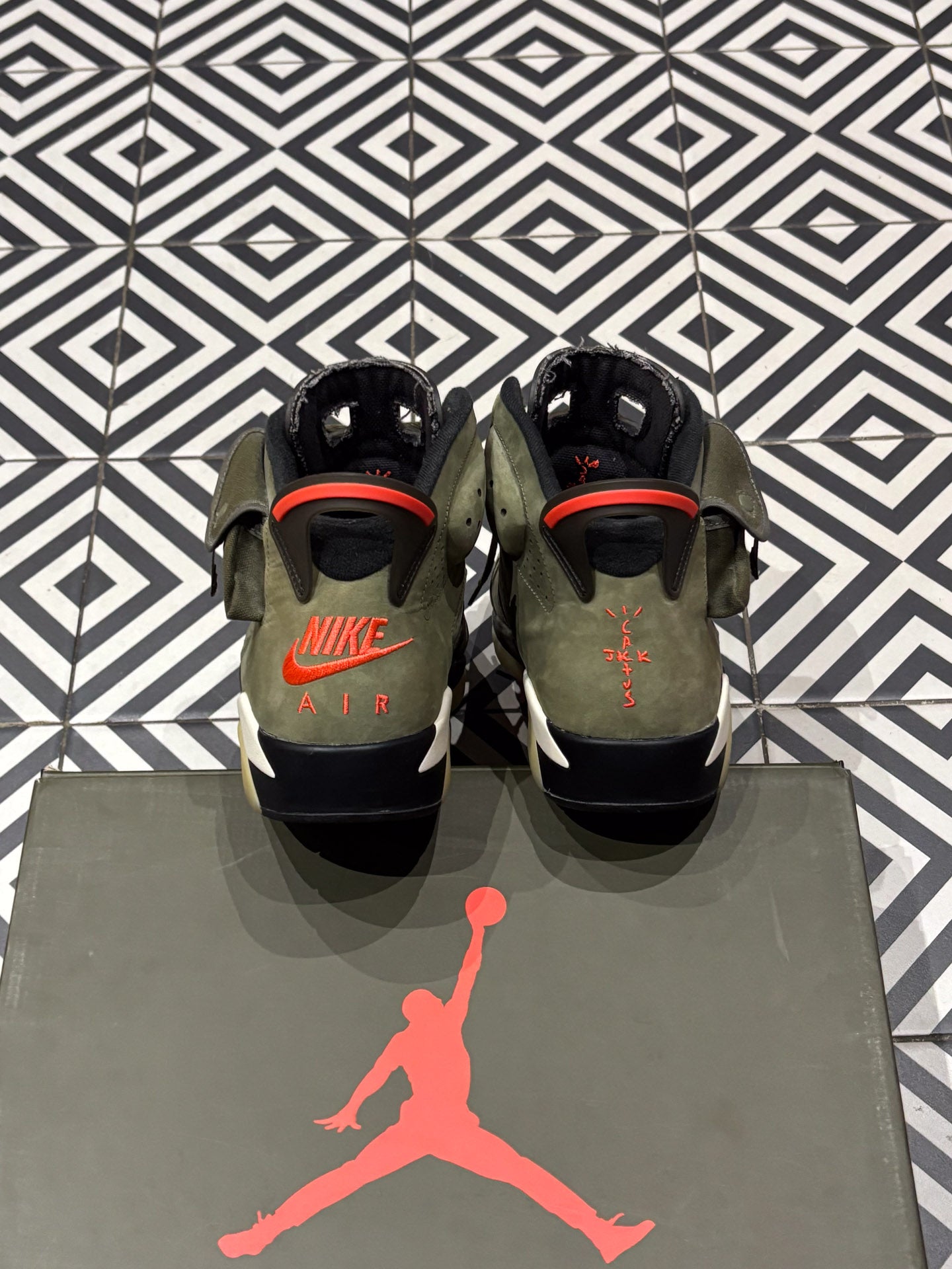 Jordan 6 Travis Scott Olive (Taille 47,5)