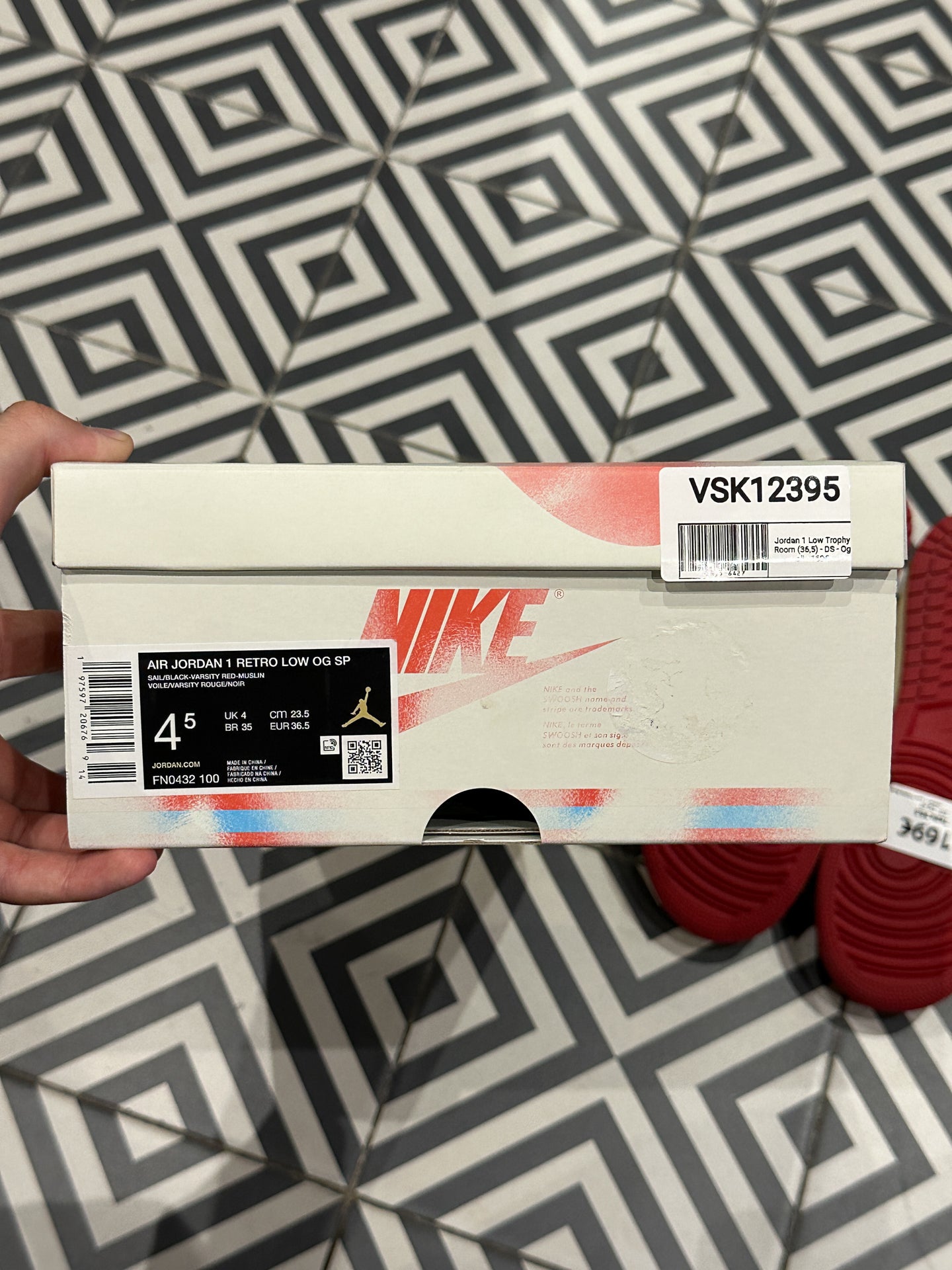 Jordan 1 Low Trophy Room (36,5)