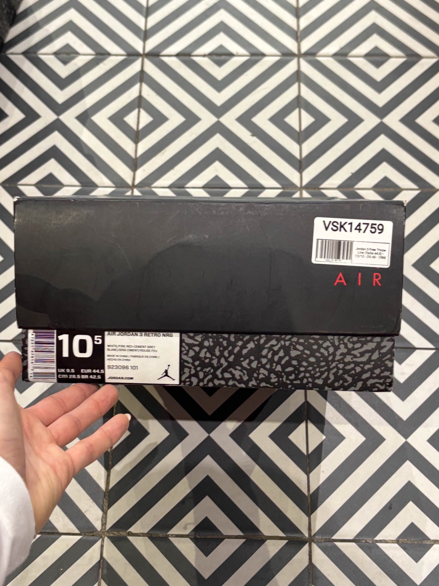 Jordan 3 Free Throw Line (Taille 44,5)