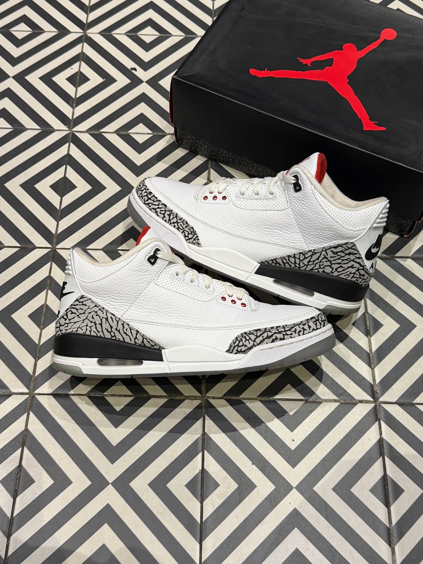 Jordan 3 Free Throw Line (Taille 46)