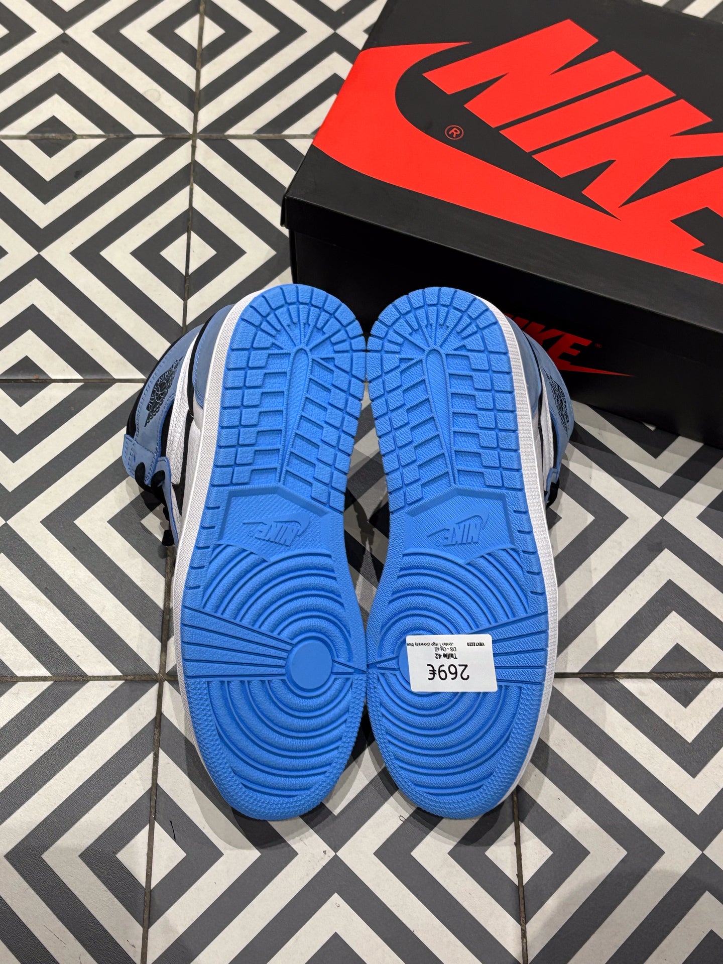 Jordan 1 High University Blue (42)