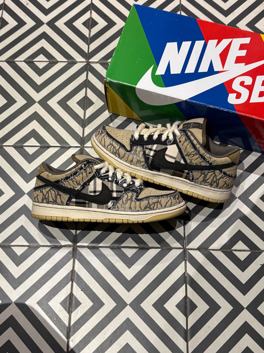 Dunk SB Travis Scott (Decoupee) (Taille 40,5)