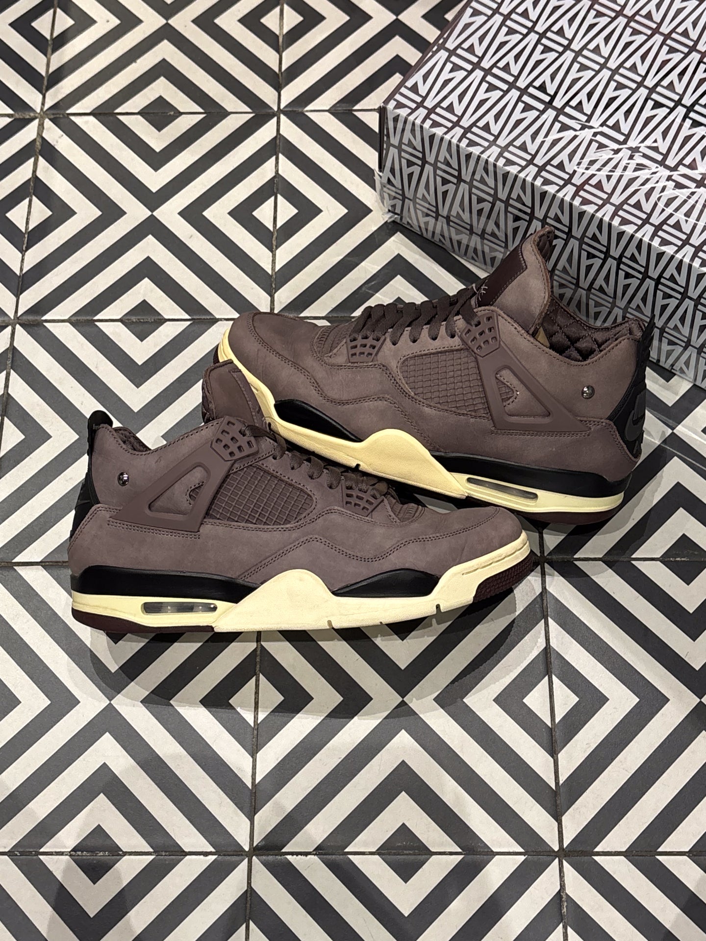 Jordan 4 A Ma Maniere (45,5)