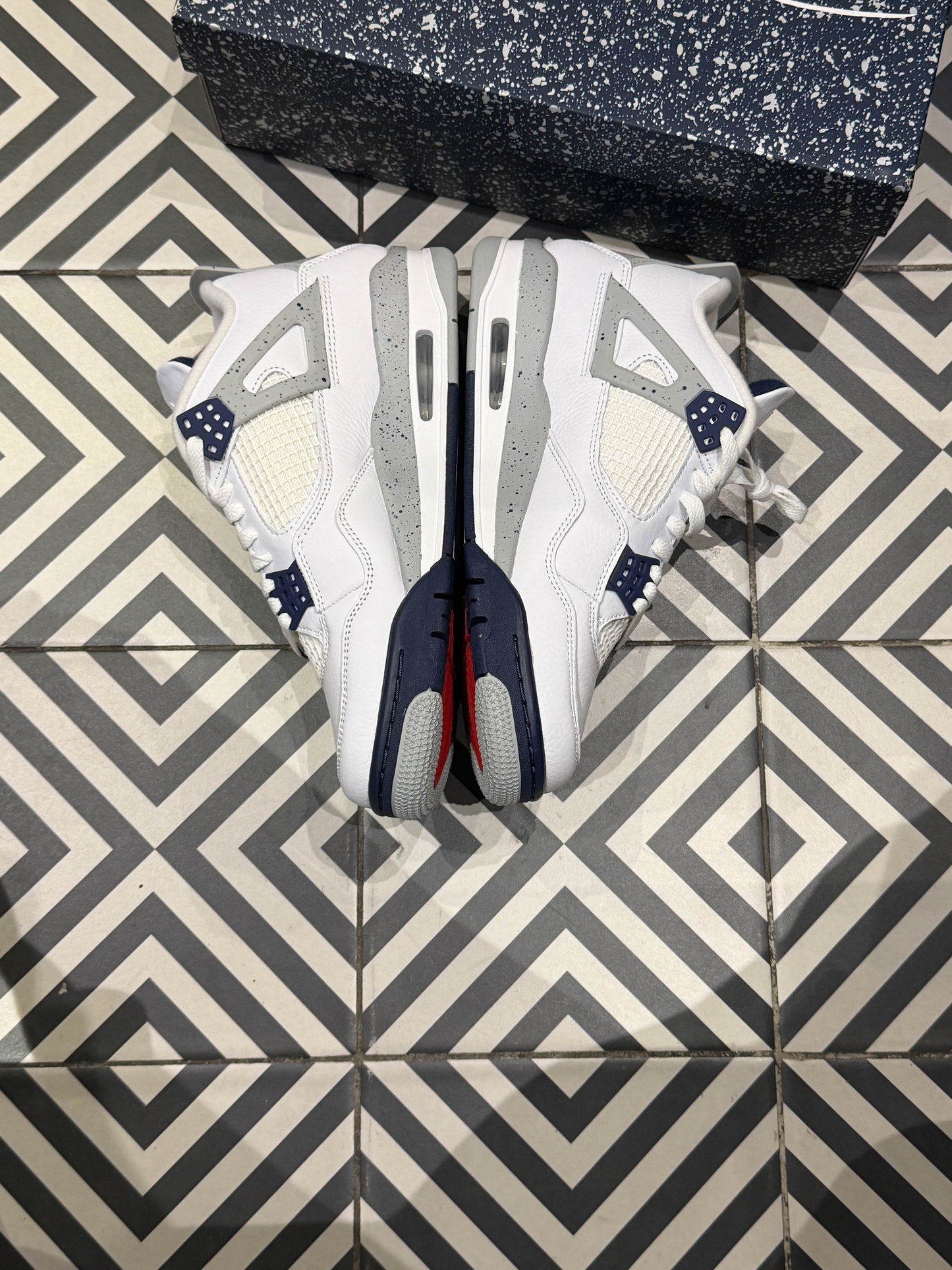 Jordan 4 Midnight navy (Taille 42)