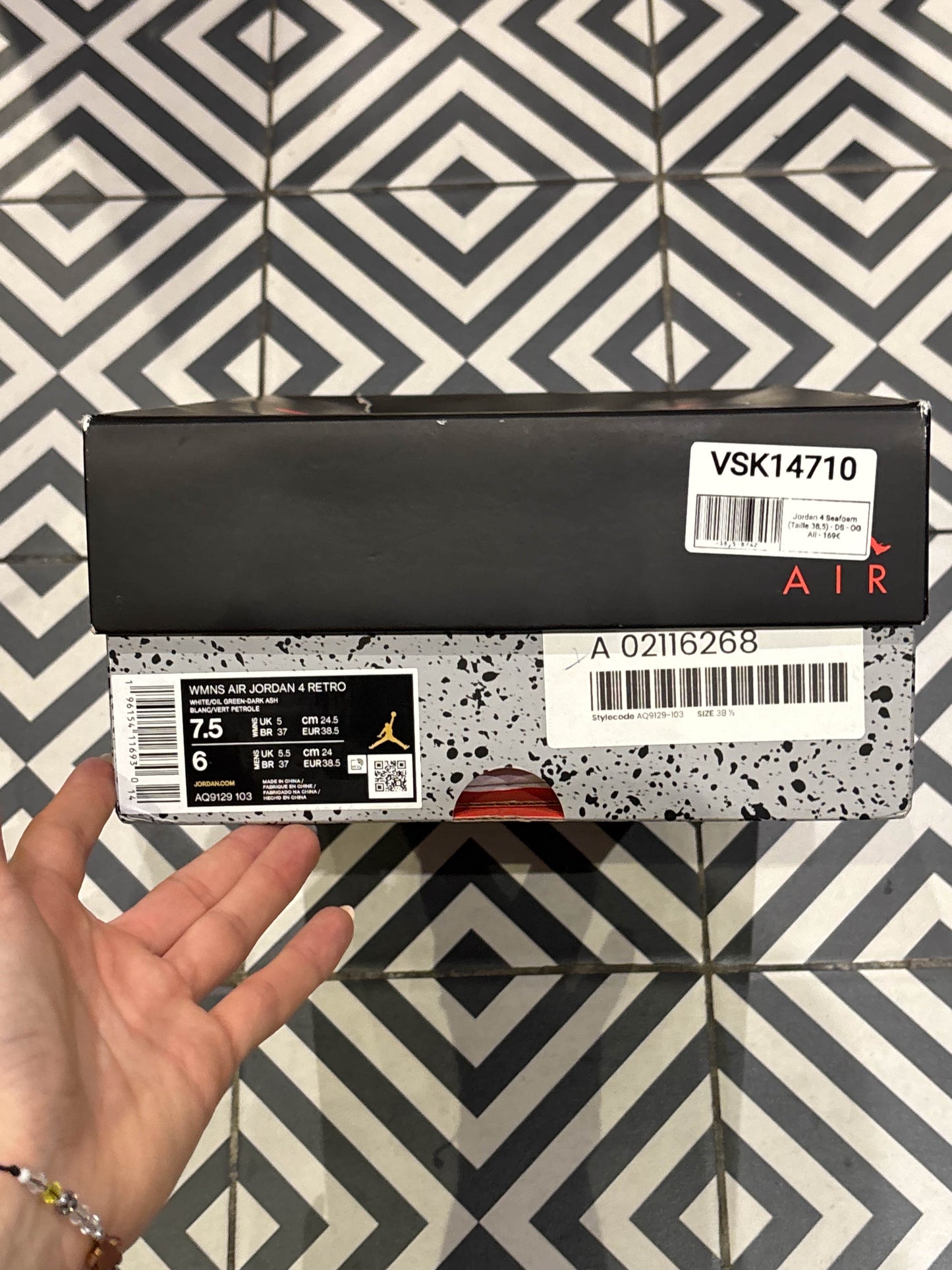 Jordan 4 Seafoam (Taille 38,5)