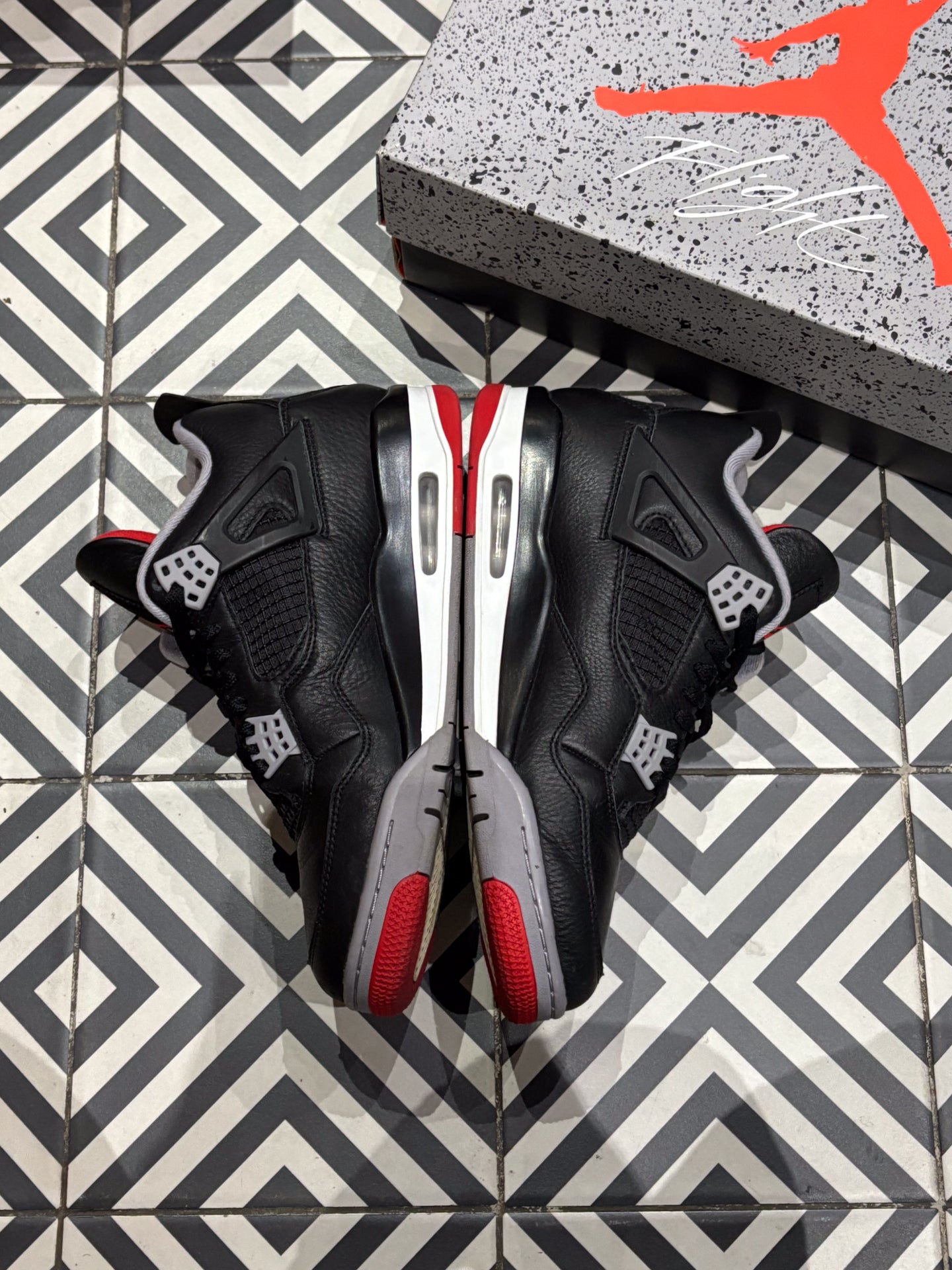 Jordan 4 Bred Reimagined (Taille 45)