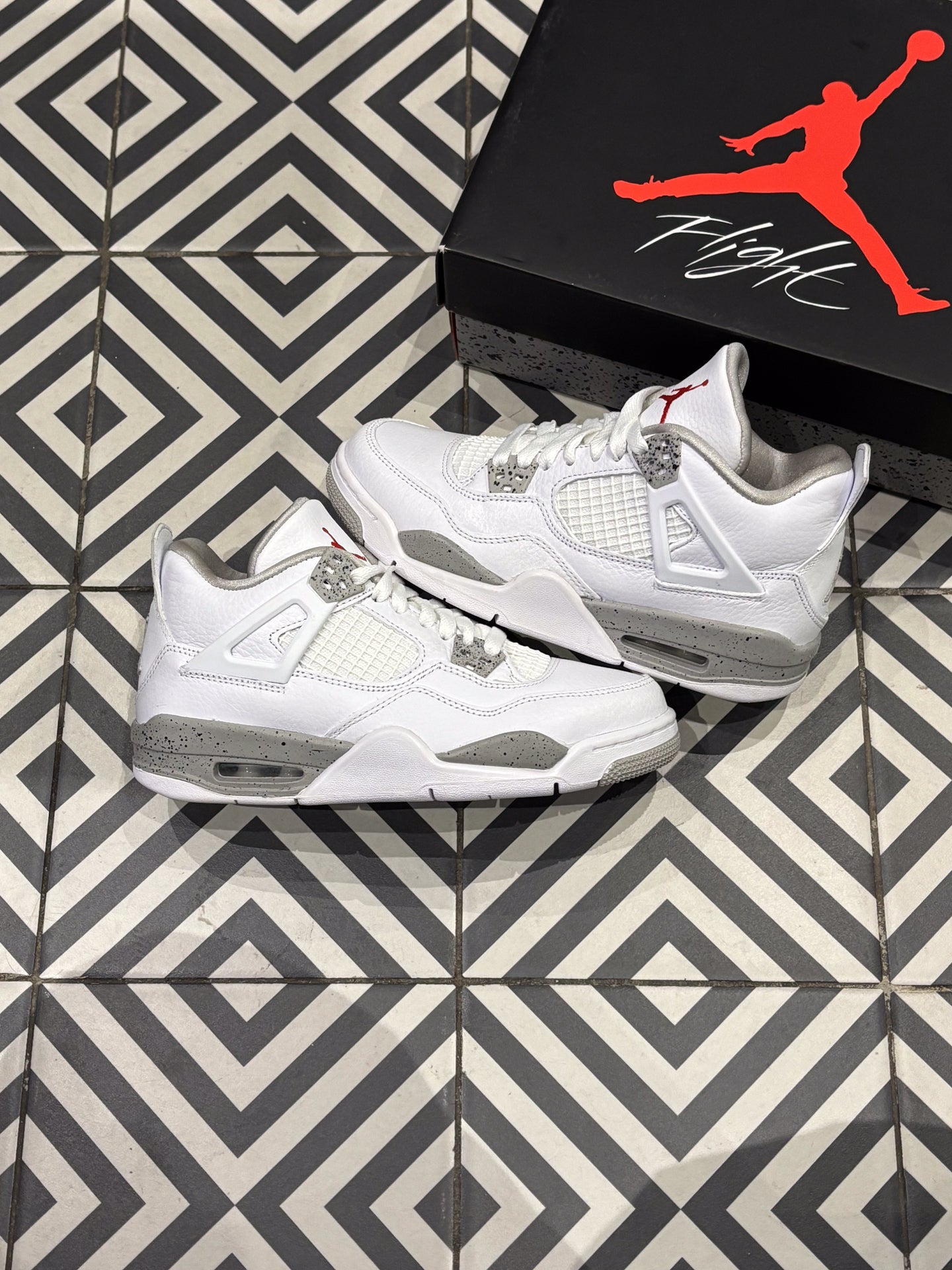 AIR JORDAN 4 White Oreo GS (Taille 37,5)