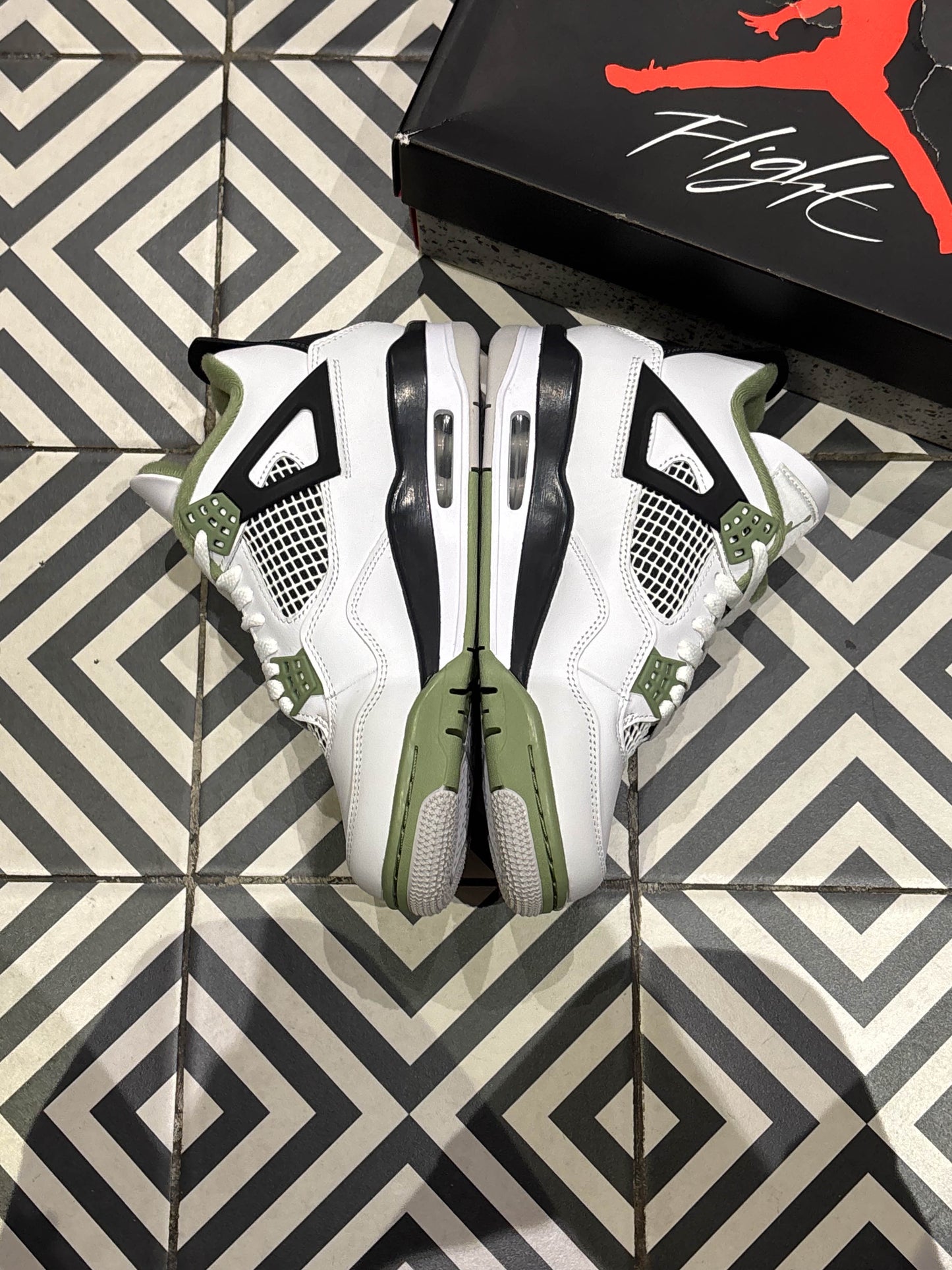 Jordan 4 Seafoam (Taille 38,5)