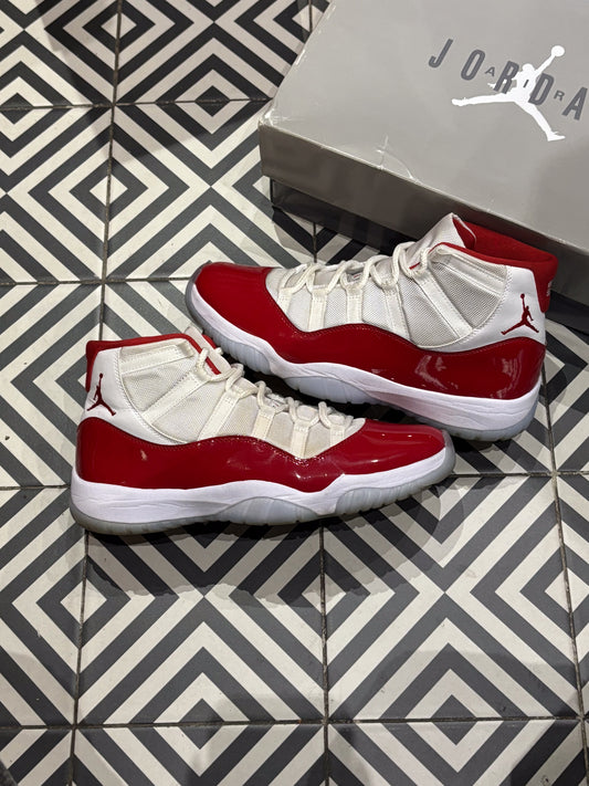 Jordan 11 Cherry (Taille 45,5)
