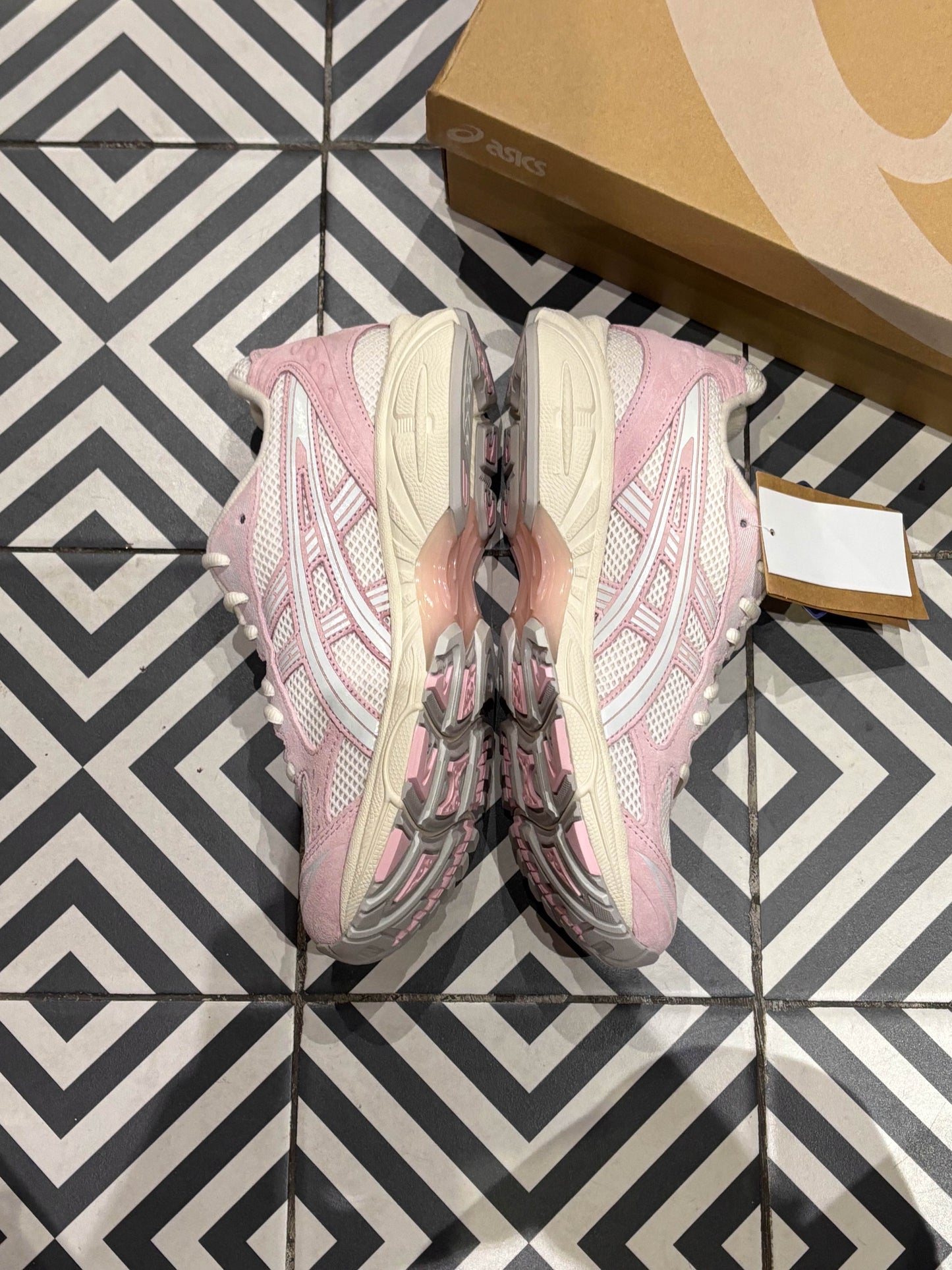 Asics Kayano 14 pink (Taille 43)