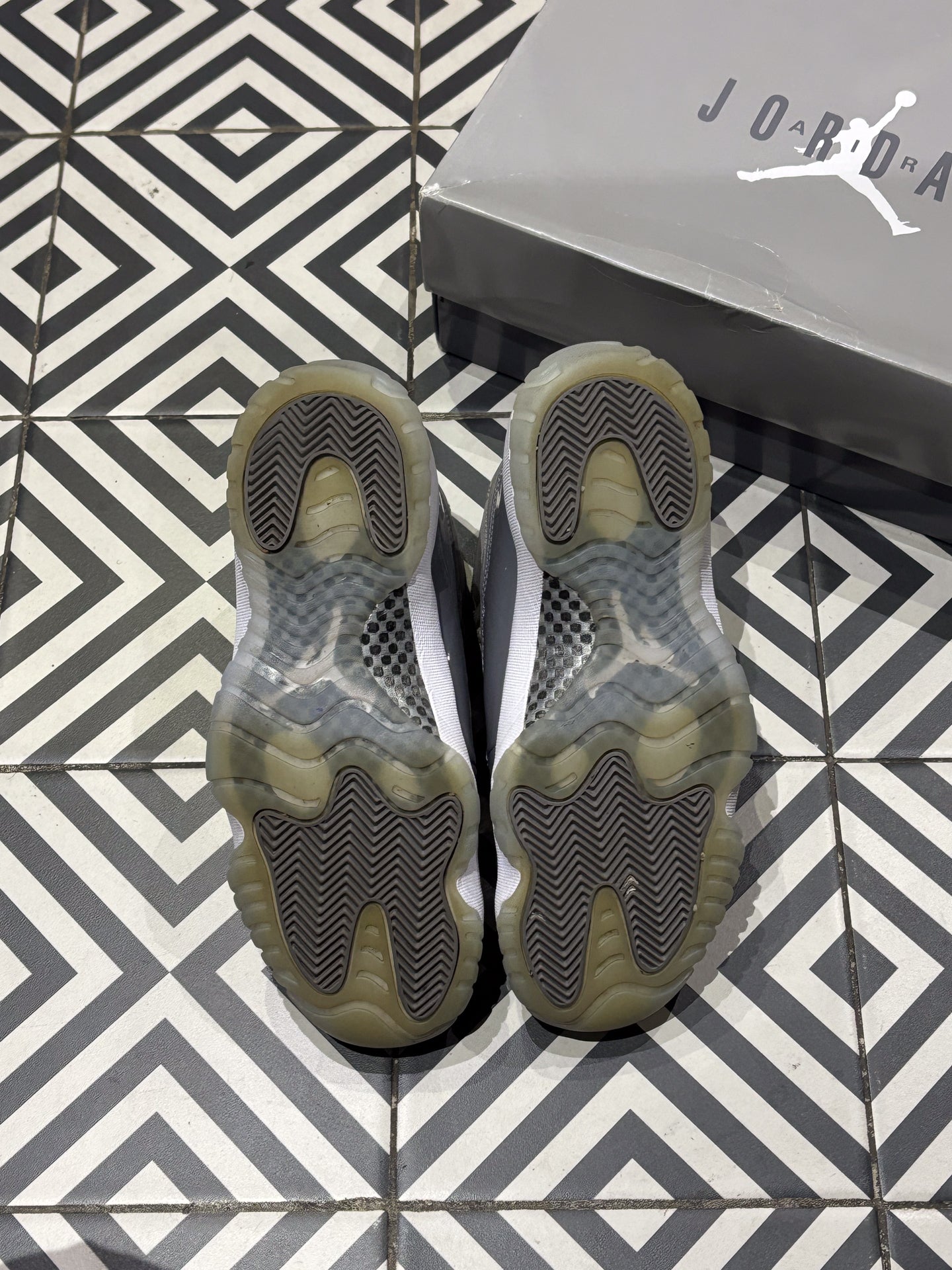 Jordan 11 Cool Grey (Taille 42)