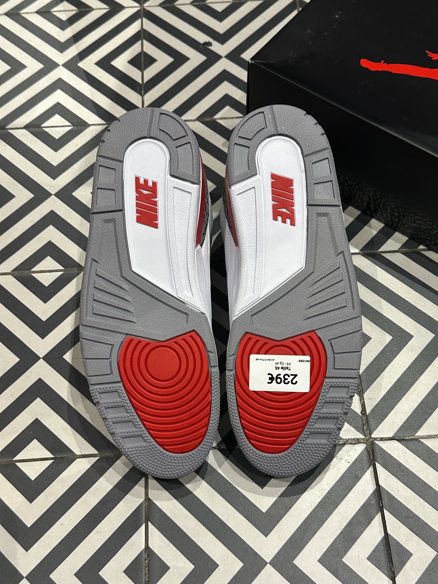 Jordan 3 Fire red (Taille 46)