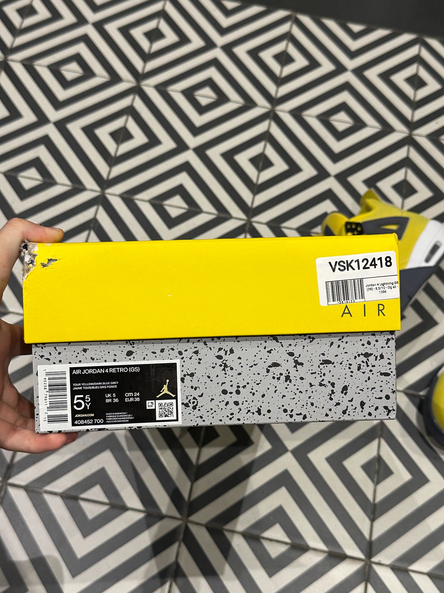 Jordan 4 Lightning GS (38)