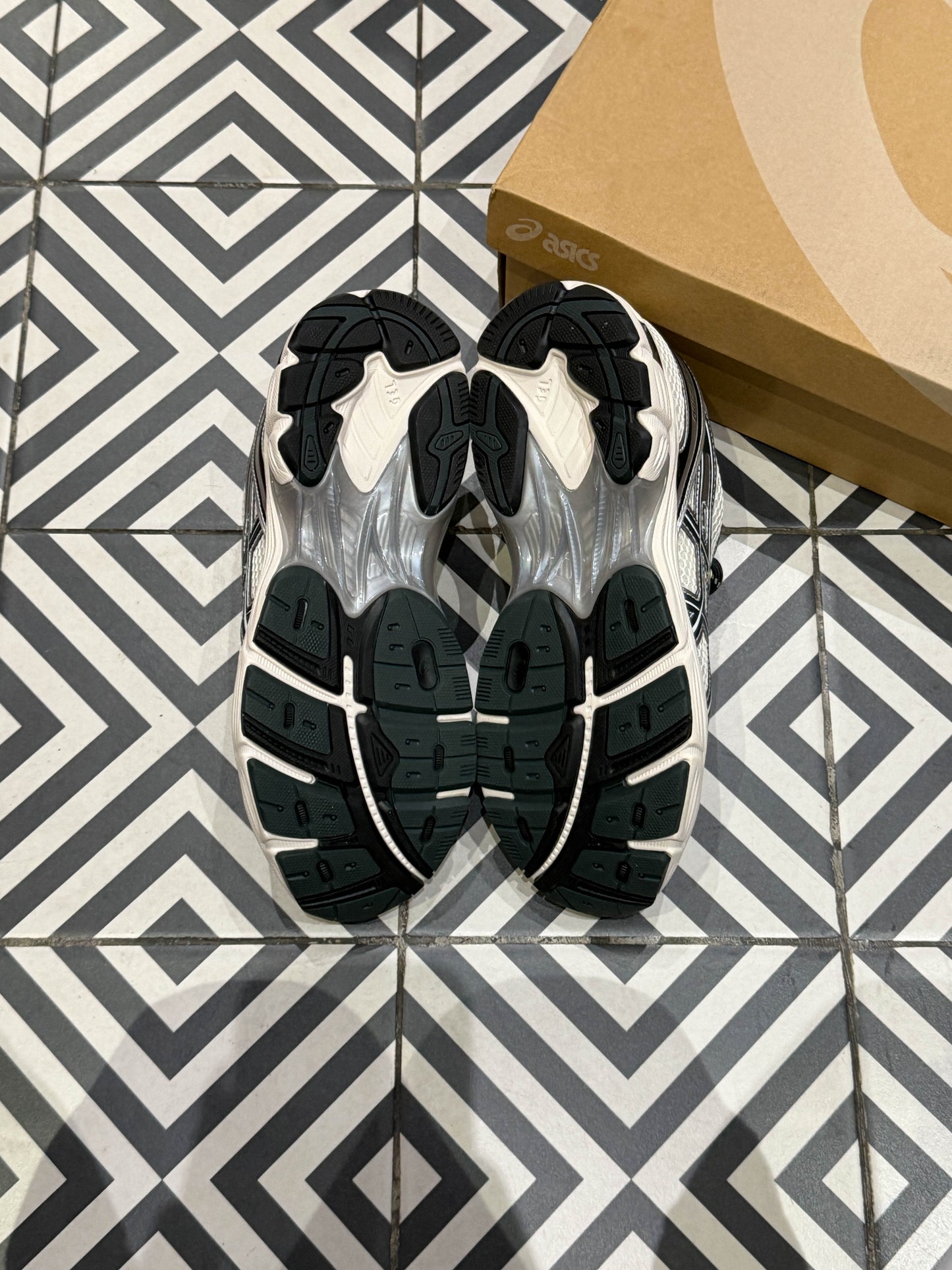 Asics 2160 Kith (Taille 40)