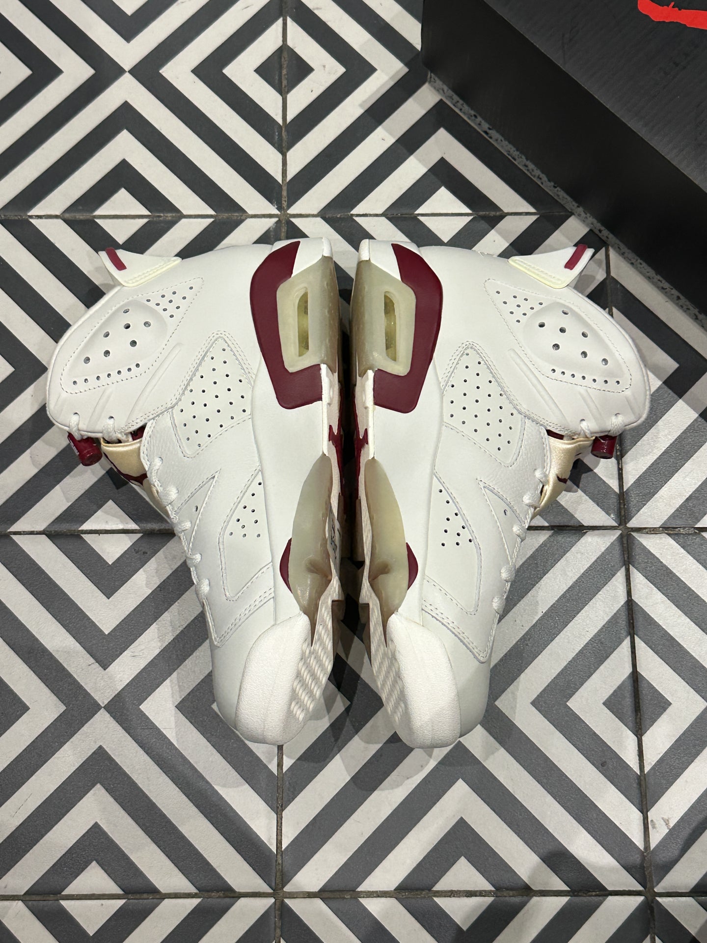Jordan 6 Marron (42)