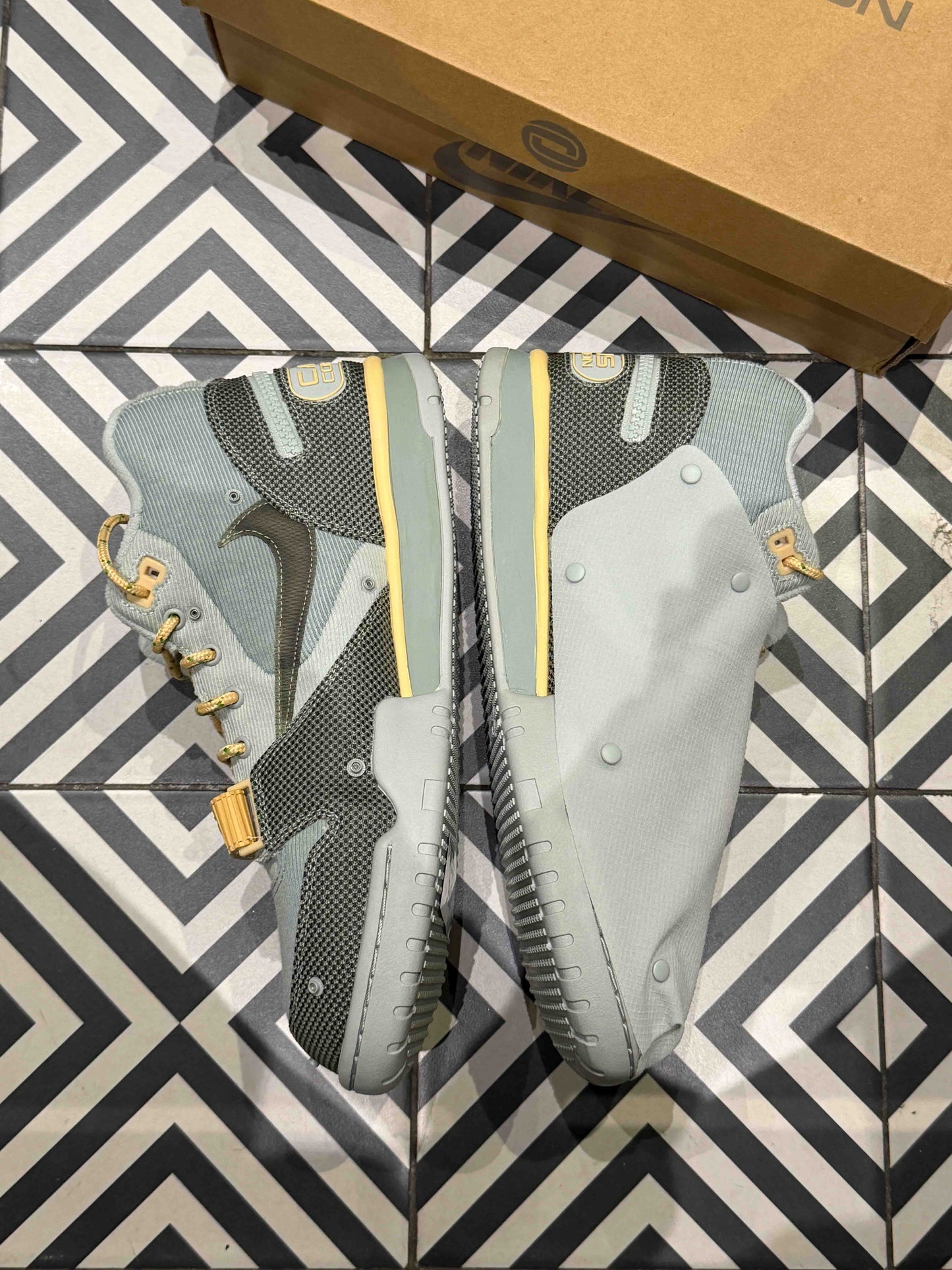 Air Trainer Travis Scott (Taille 45)