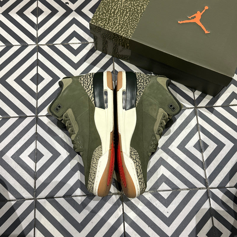 Jordan 3 Medium Olive (Taille 44)