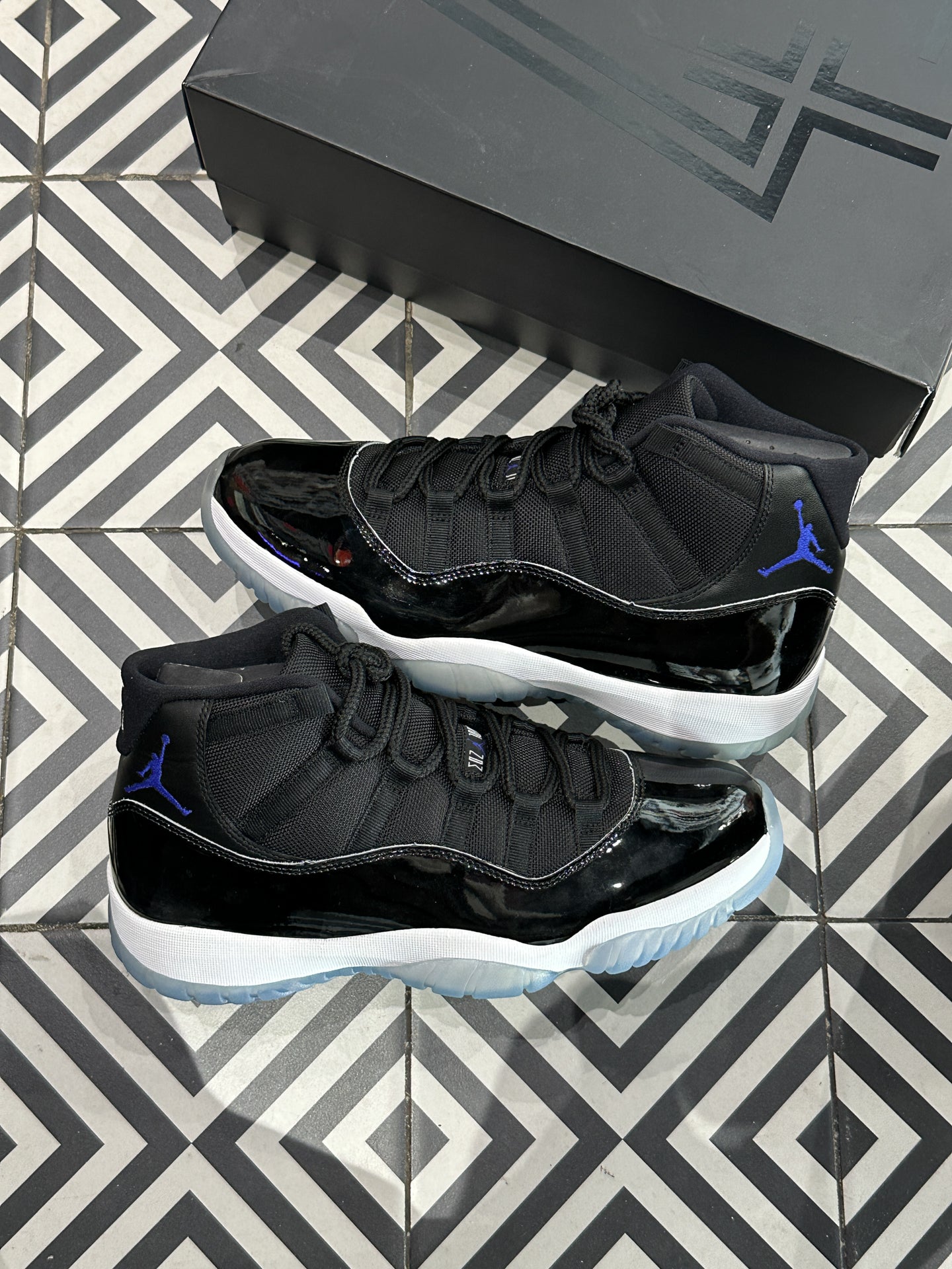 Jordan 11 Space Jam (44,5)